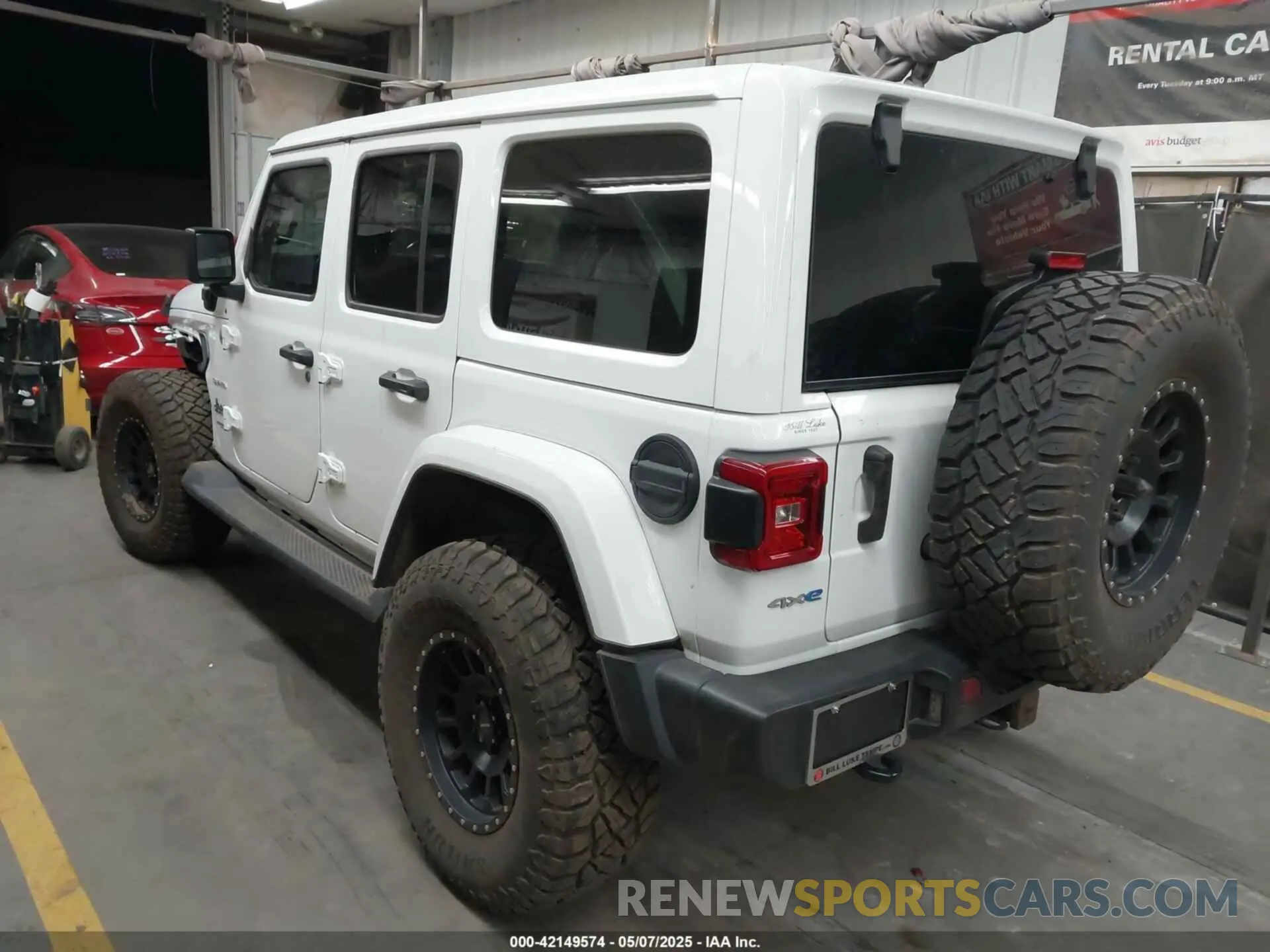 3 Photograph of a damaged car 1C4JJXP68MW857402 JEEP WRANGLER 4XE 2021