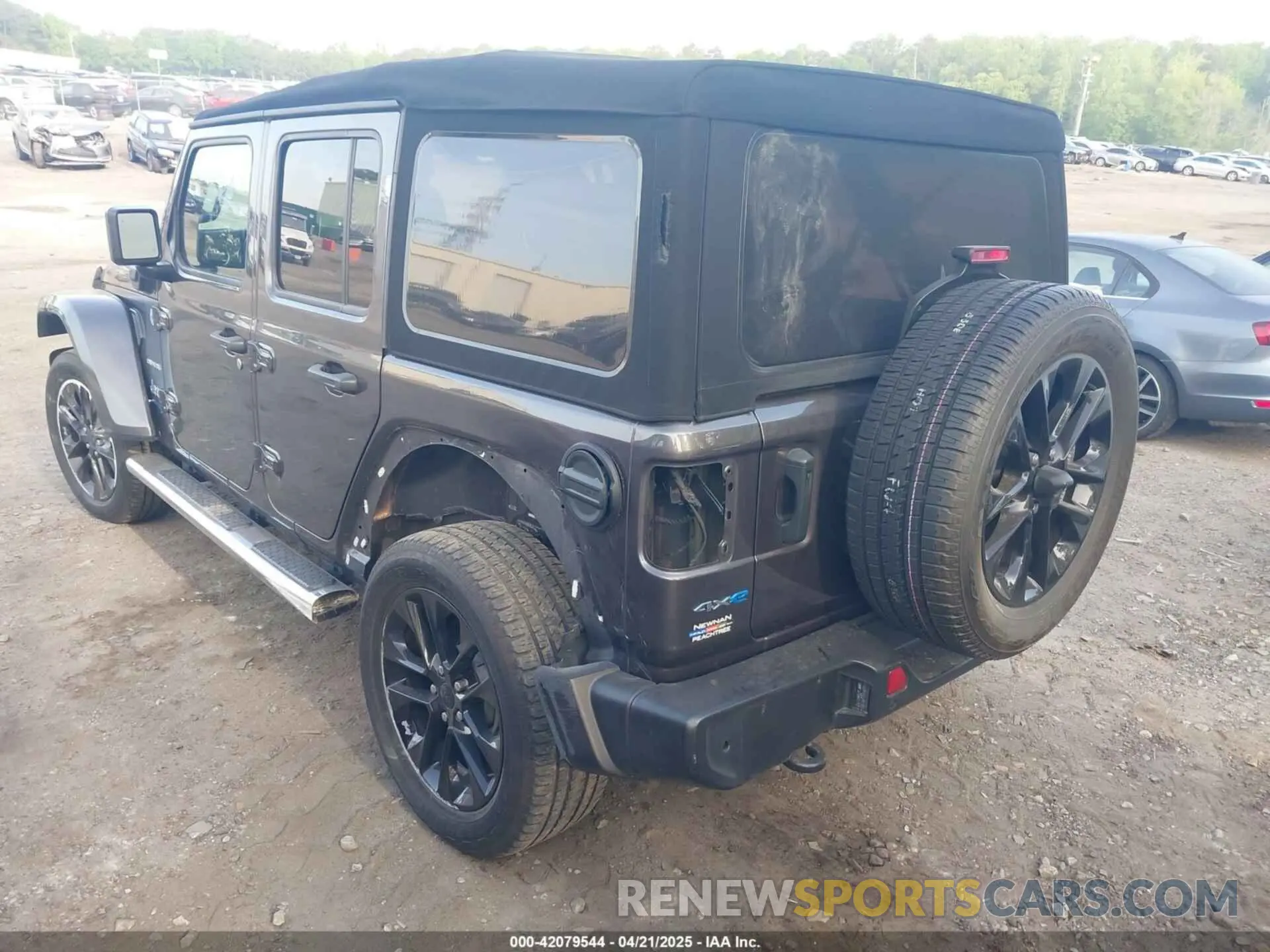 3 Photograph of a damaged car 1C4JJXP69MW787280 JEEP WRANGLER 4XE 2021