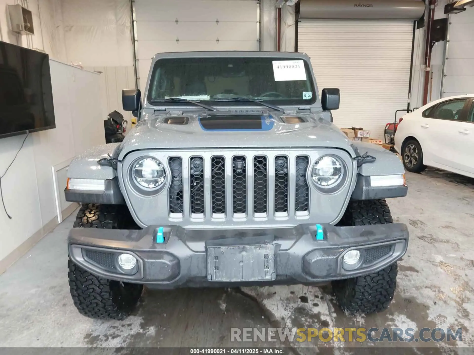 12 Photograph of a damaged car 1C4JJXR65MW675010 JEEP WRANGLER 4XE 2021