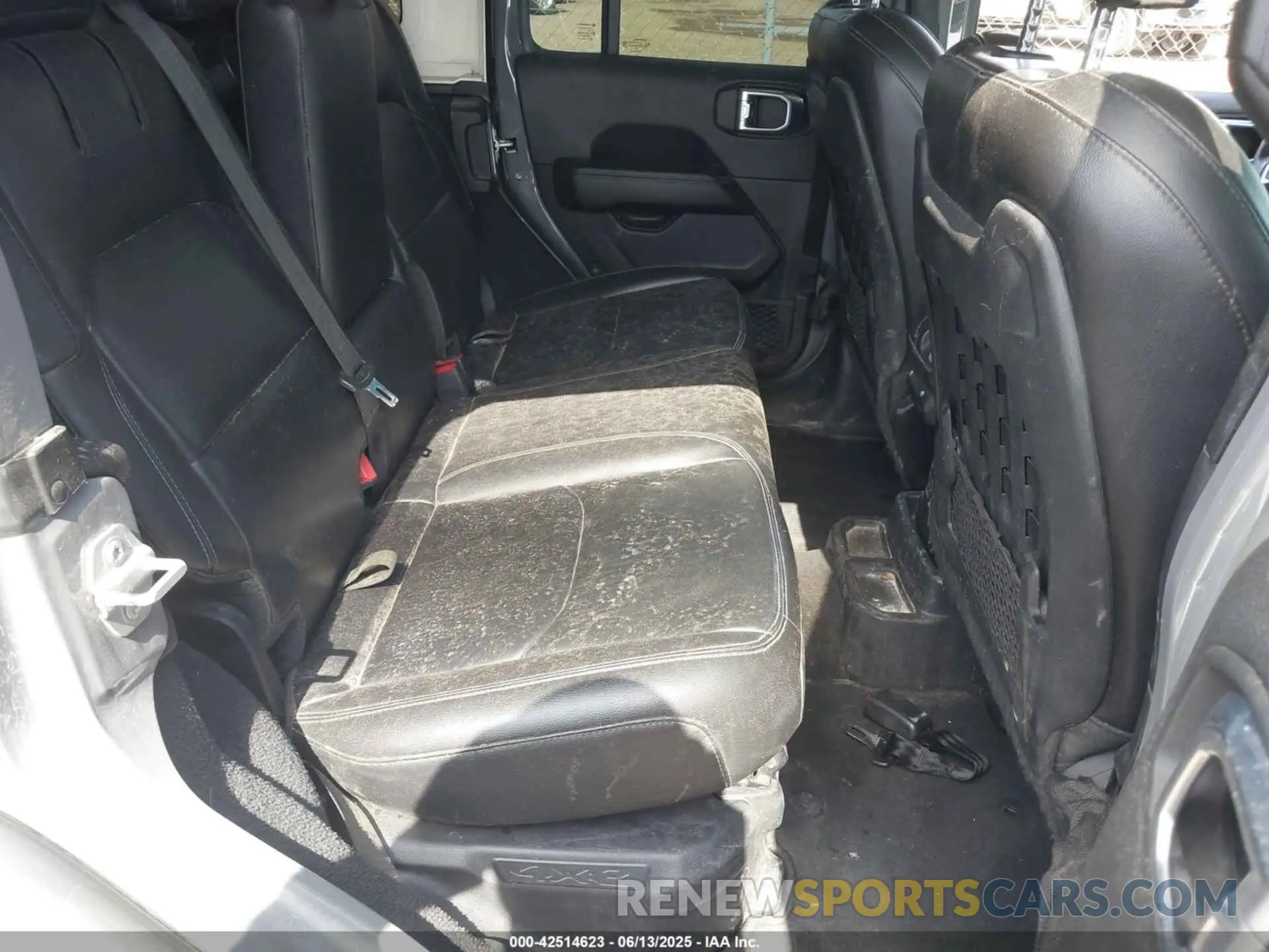 8 Photograph of a damaged car 1C4JJXR67MW716463 JEEP WRANGLER 4XE 2021
