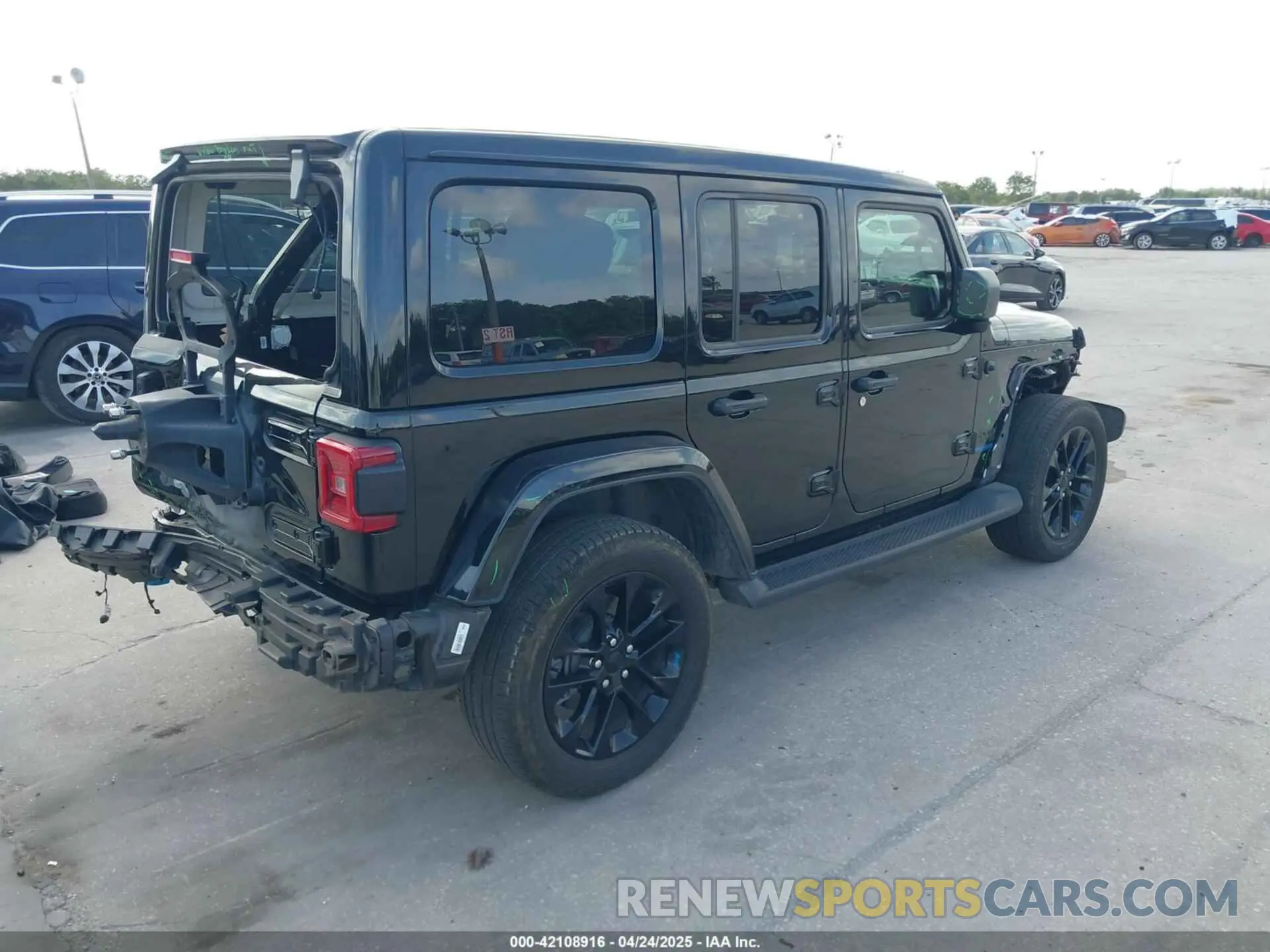 4 Photograph of a damaged car 1C4JJXP60NW153776 JEEP WRANGLER 4XE 2022