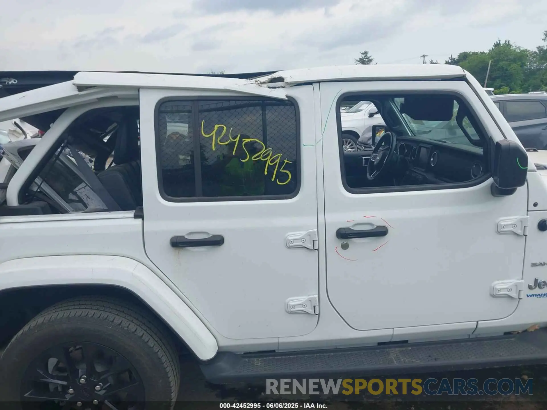 13 Photograph of a damaged car 1C4JJXP60NW171498 JEEP WRANGLER 4XE 2022