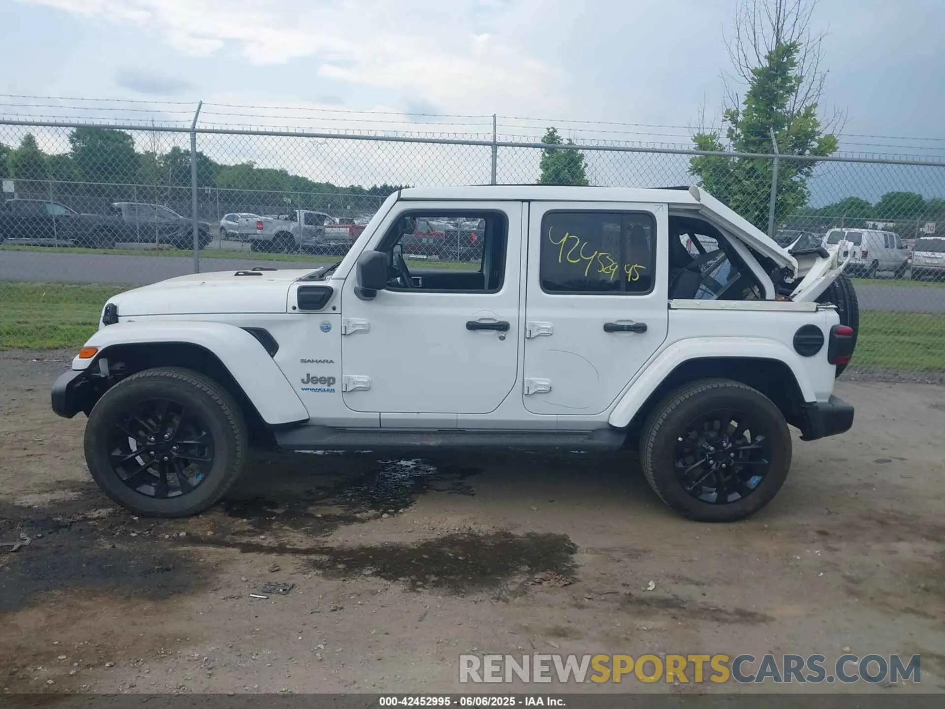 14 Photograph of a damaged car 1C4JJXP60NW171498 JEEP WRANGLER 4XE 2022