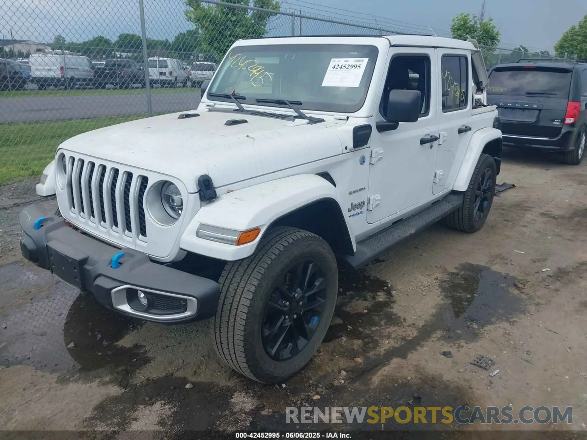 2 Photograph of a damaged car 1C4JJXP60NW171498 JEEP WRANGLER 4XE 2022