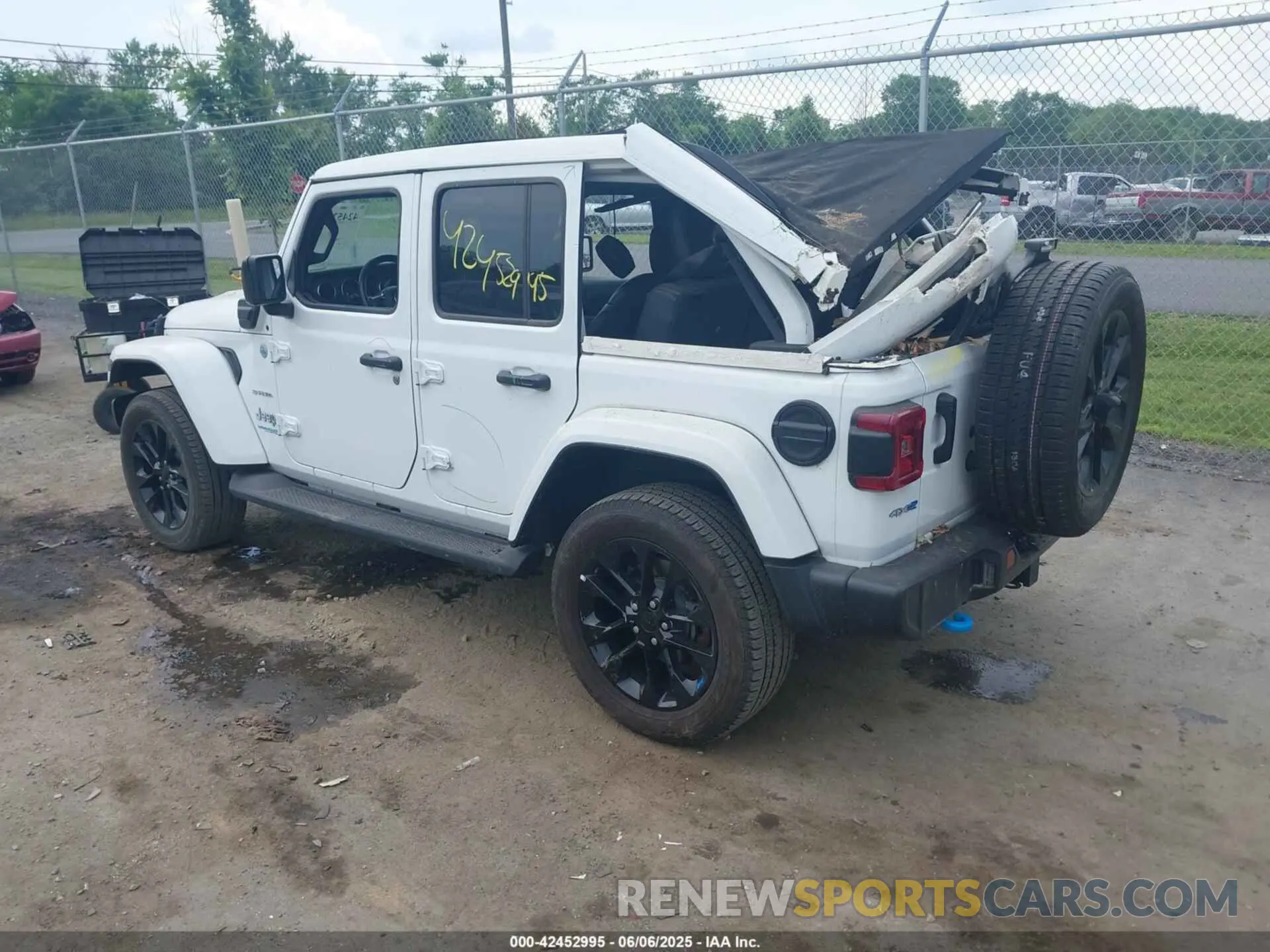 3 Photograph of a damaged car 1C4JJXP60NW171498 JEEP WRANGLER 4XE 2022