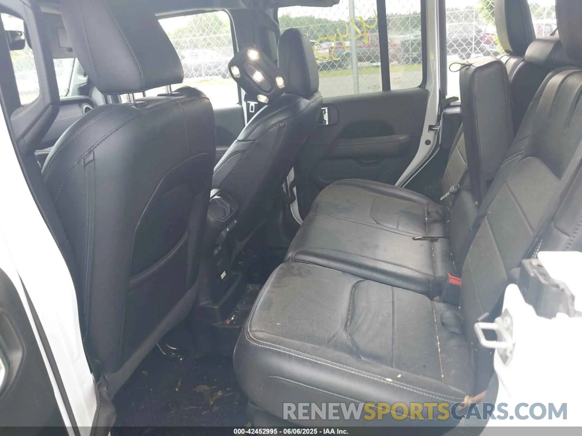 8 Photograph of a damaged car 1C4JJXP60NW171498 JEEP WRANGLER 4XE 2022