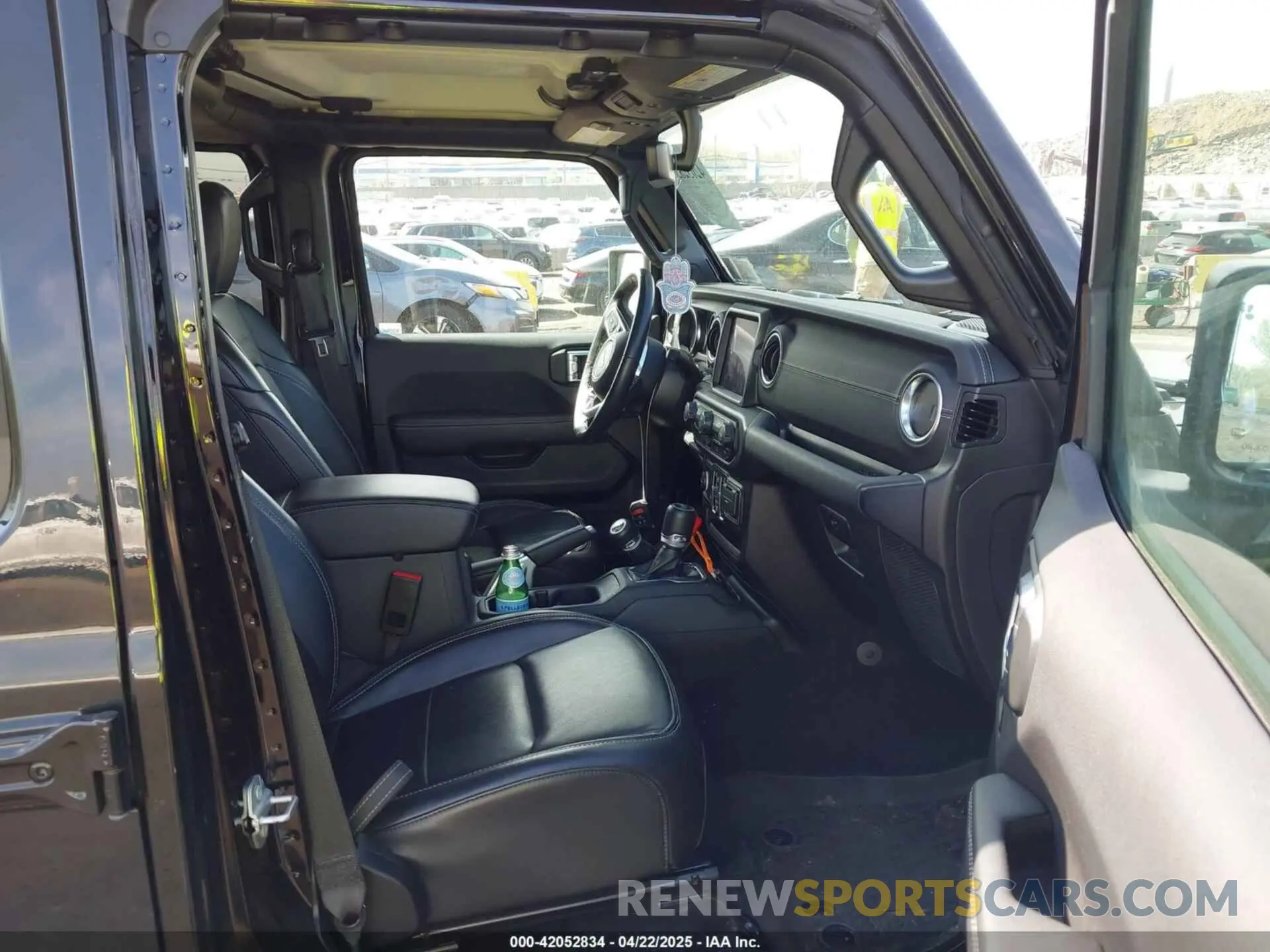 5 Photograph of a damaged car 1C4JJXP61NW213726 JEEP WRANGLER 4XE 2022