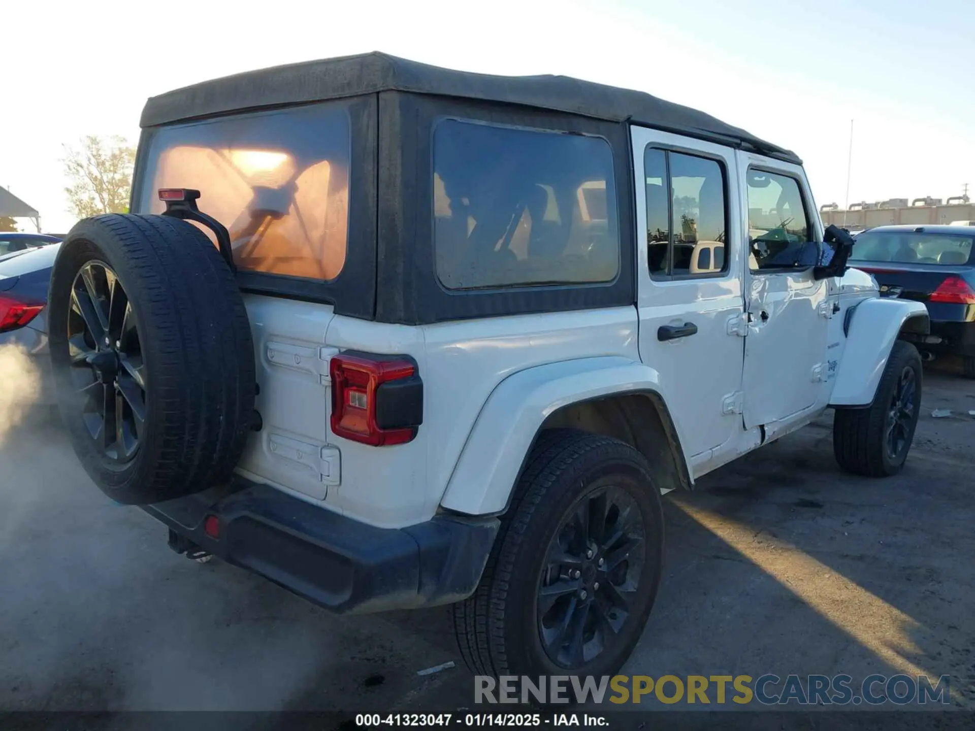 4 Photograph of a damaged car 1C4JJXP64NW123986 JEEP WRANGLER 4XE 2022