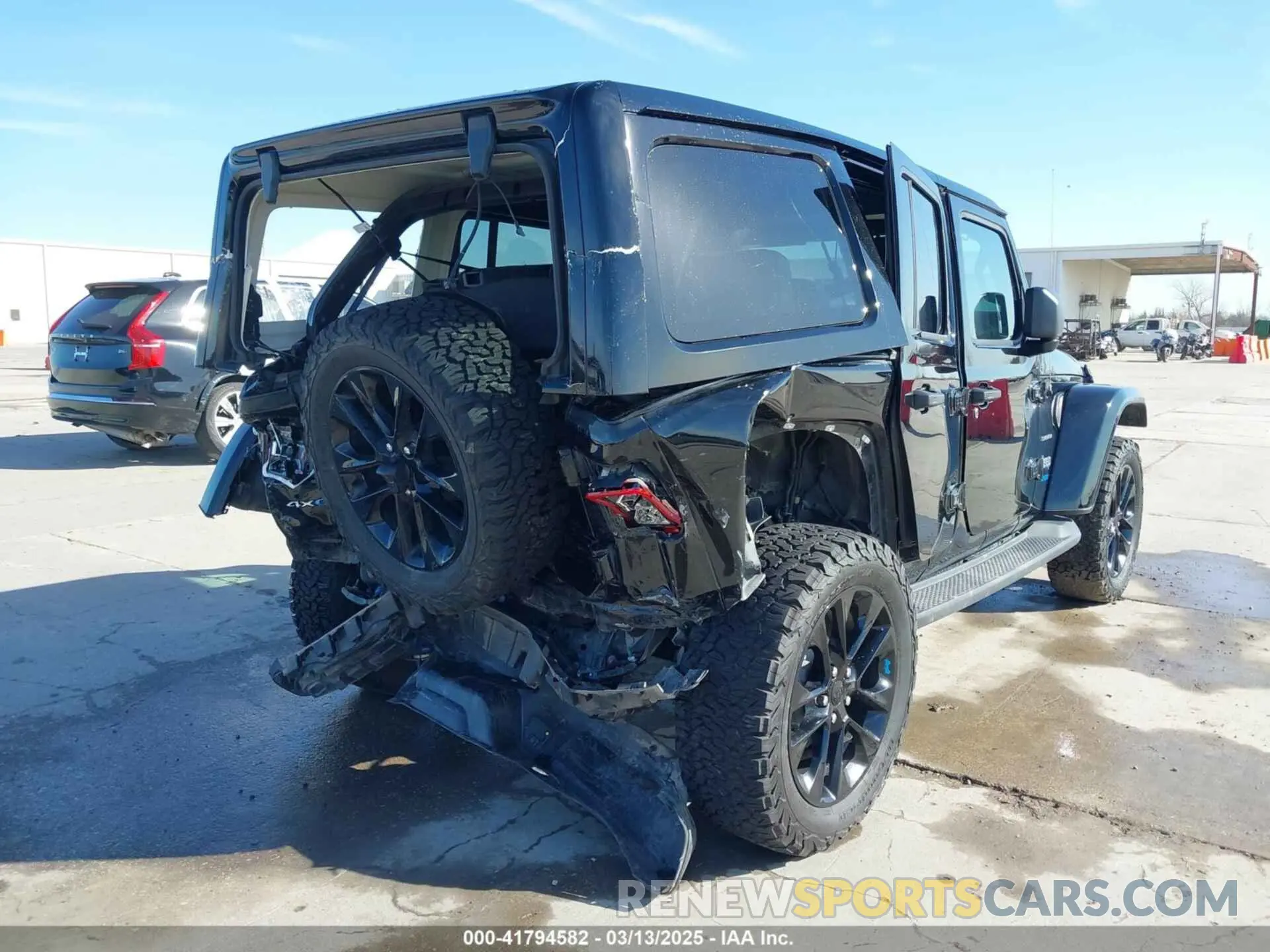 4 Photograph of a damaged car 1C4JJXP67NW275857 JEEP WRANGLER 4XE 2022