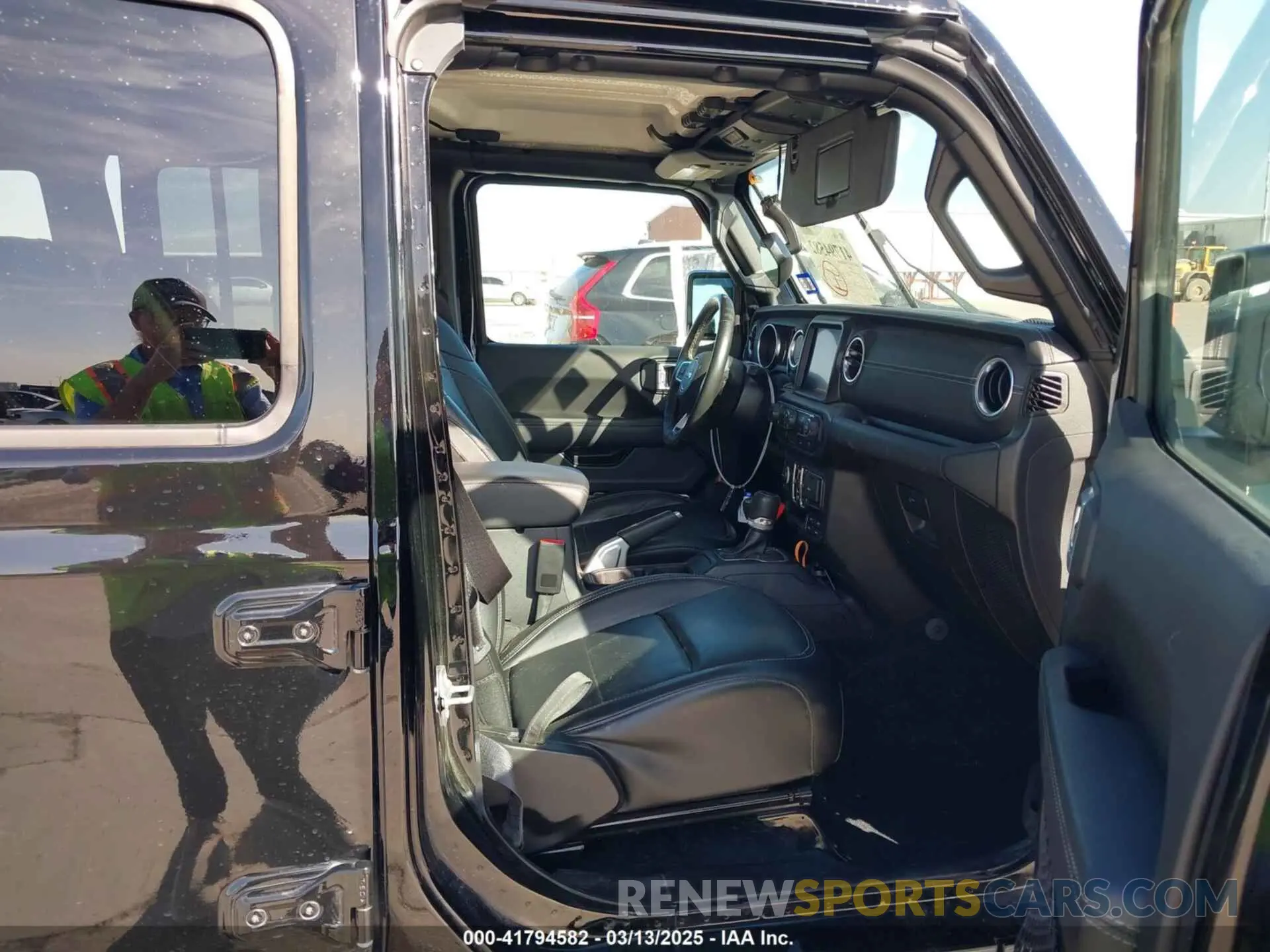 5 Photograph of a damaged car 1C4JJXP67NW275857 JEEP WRANGLER 4XE 2022
