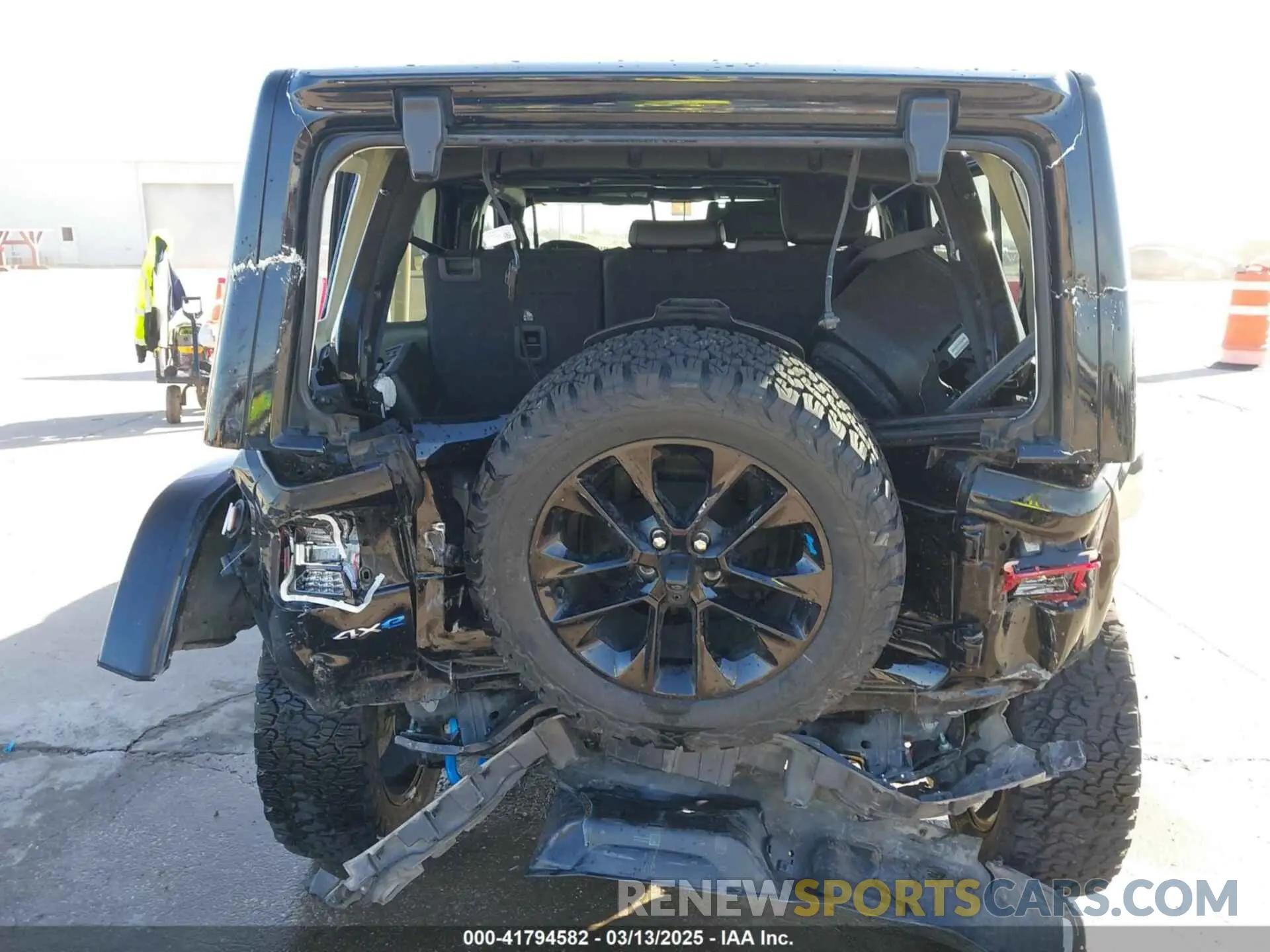 6 Photograph of a damaged car 1C4JJXP67NW275857 JEEP WRANGLER 4XE 2022