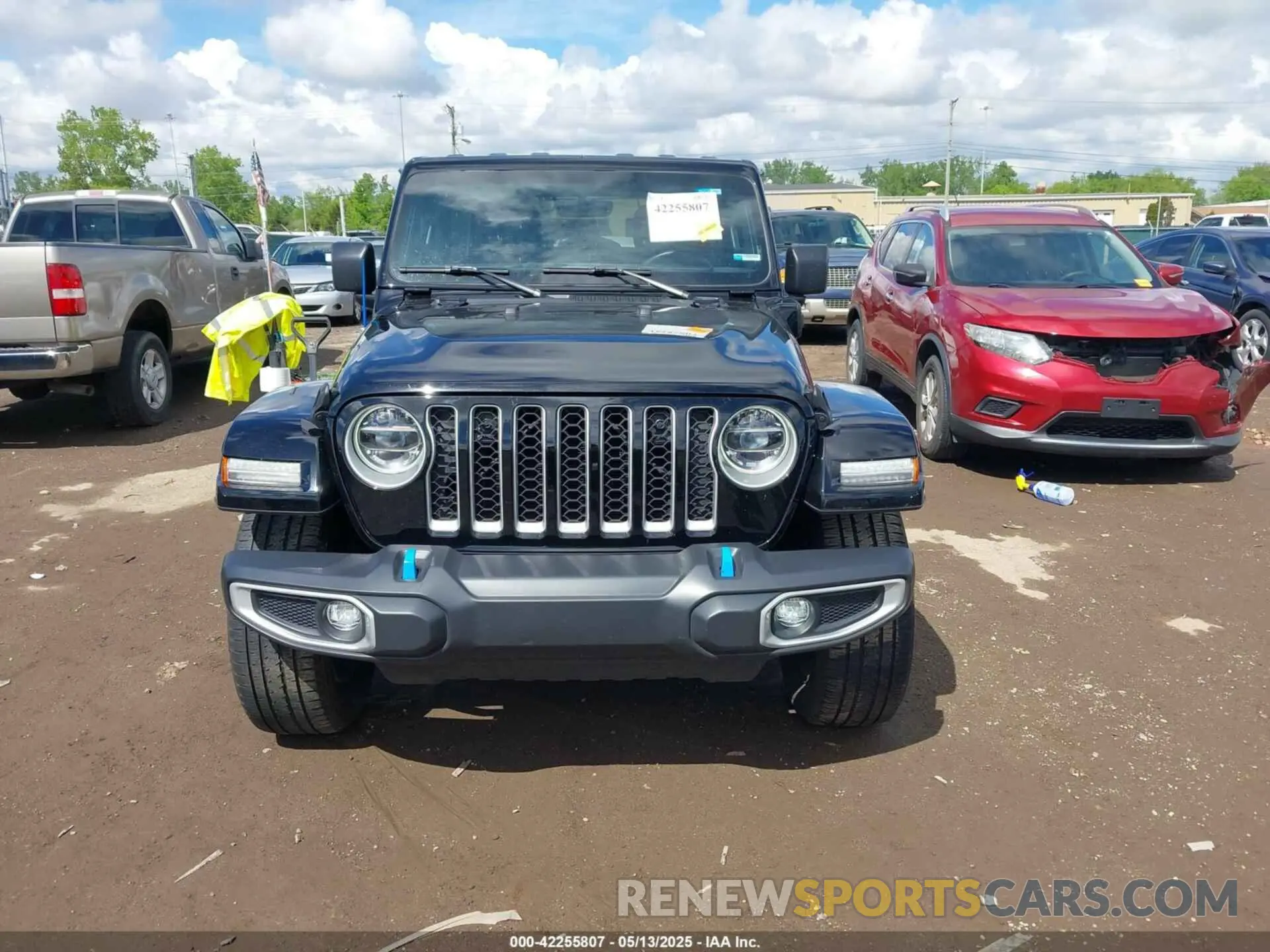 12 Photograph of a damaged car 1C4JJXP69NW198960 JEEP WRANGLER 4XE 2022