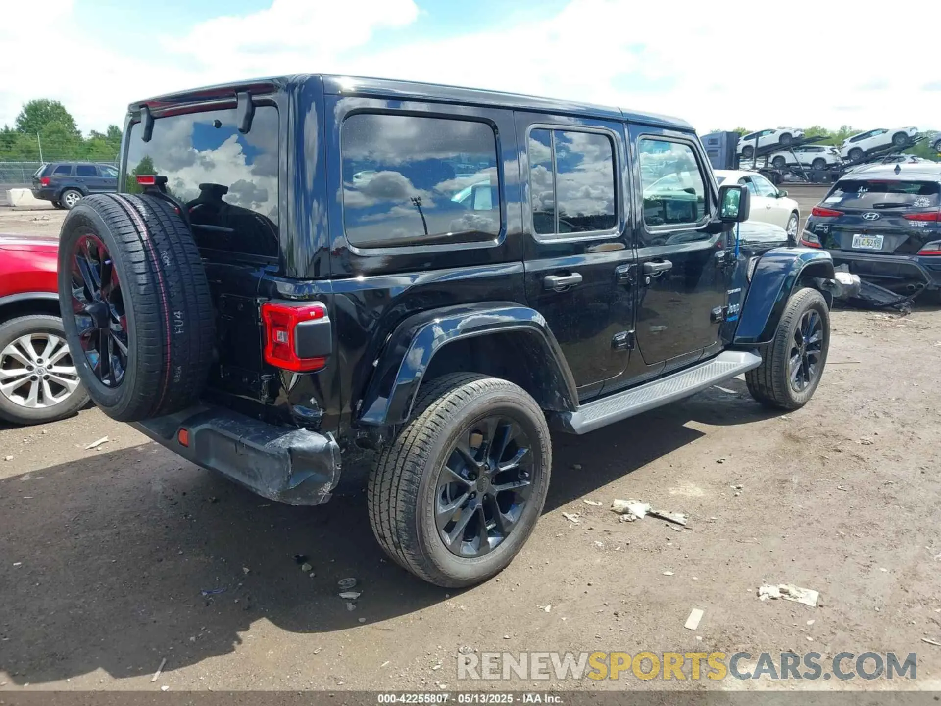 4 Photograph of a damaged car 1C4JJXP69NW198960 JEEP WRANGLER 4XE 2022