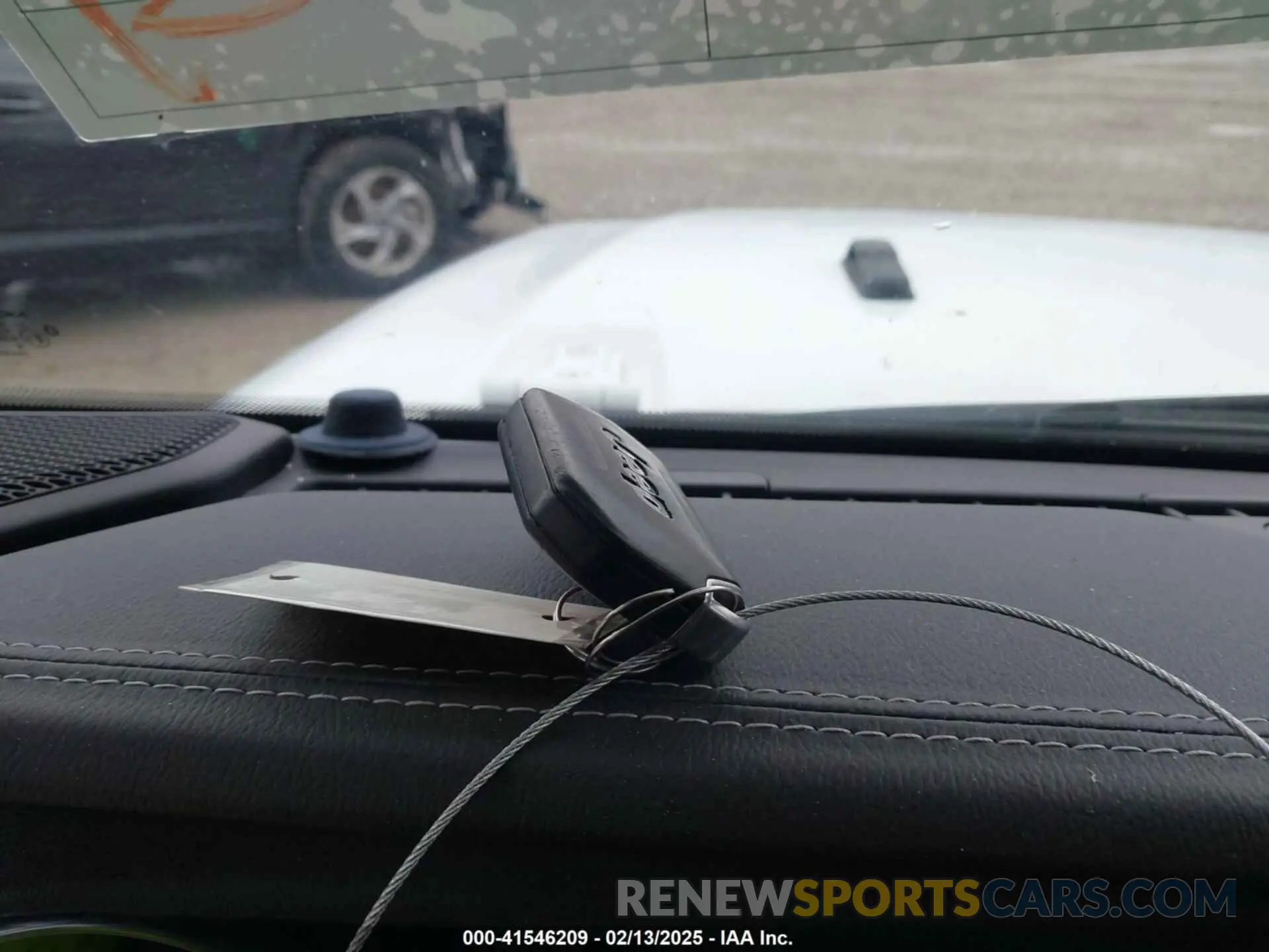 11 Photograph of a damaged car 1C4JJXP69NW228538 JEEP WRANGLER 4XE 2022