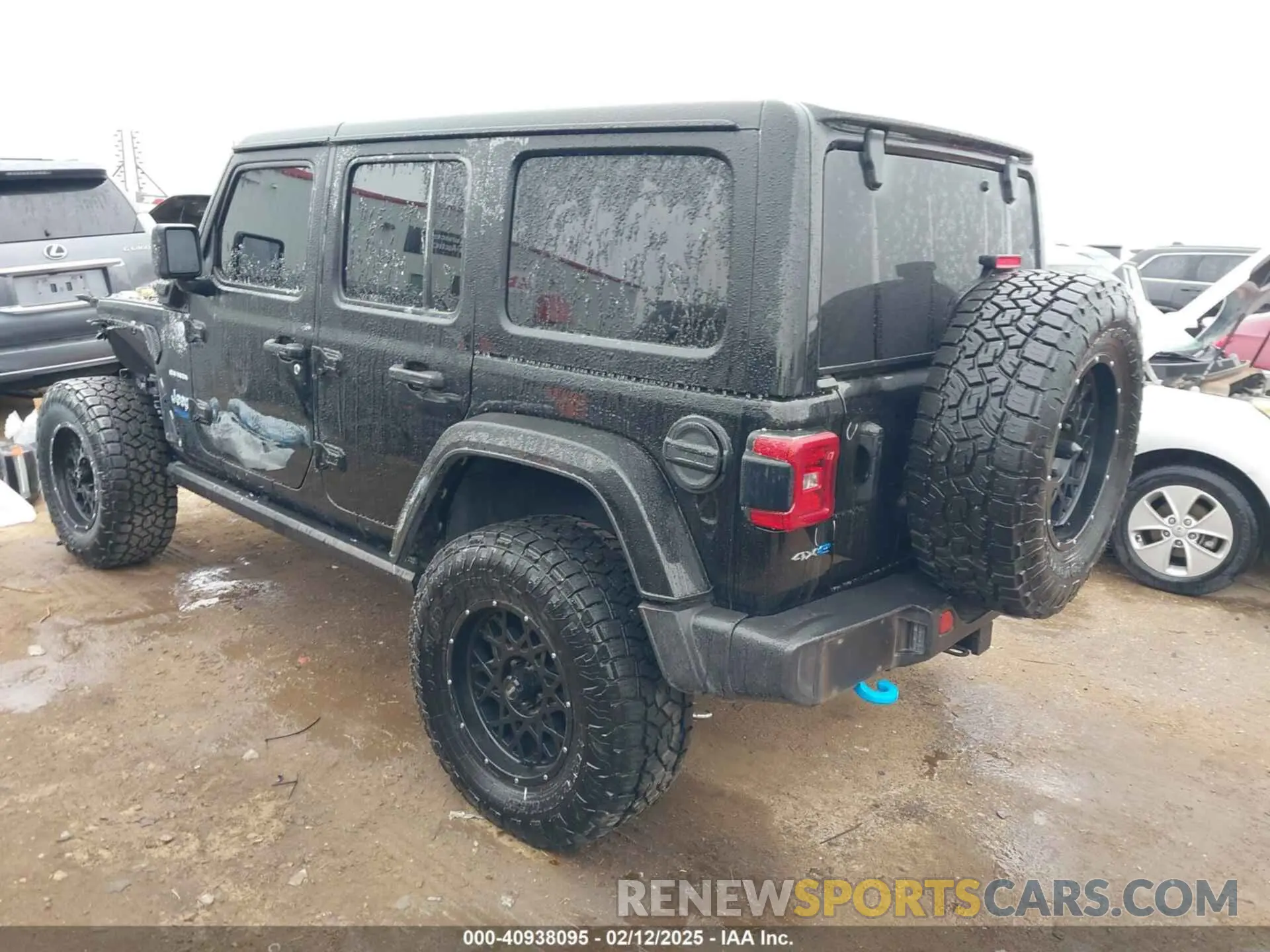 3 Photograph of a damaged car 1C4JJXP6XNW162999 JEEP WRANGLER 4XE 2022