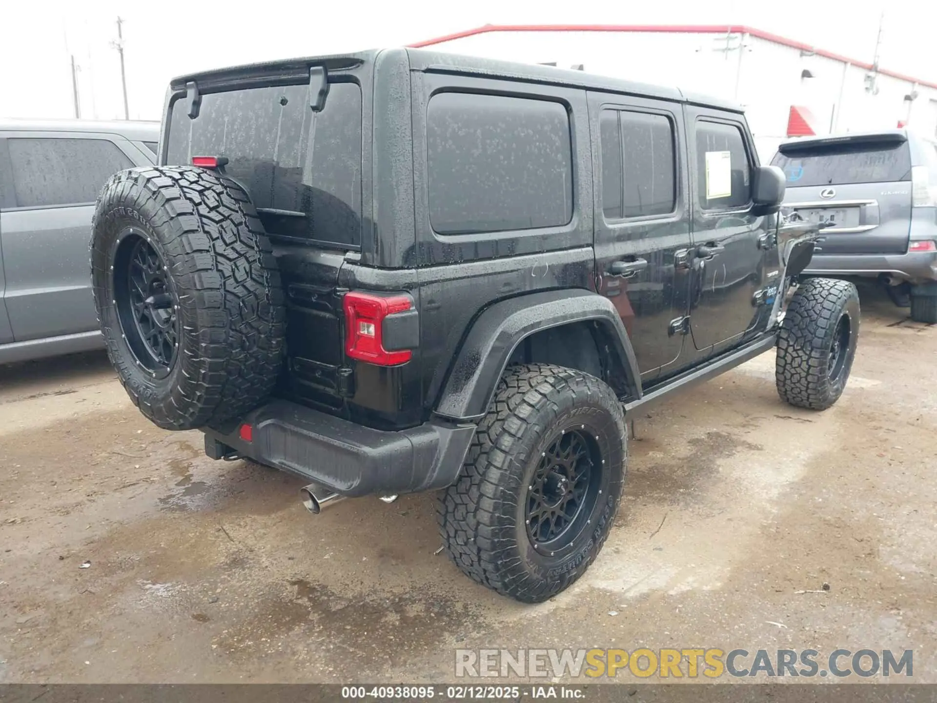 4 Photograph of a damaged car 1C4JJXP6XNW162999 JEEP WRANGLER 4XE 2022