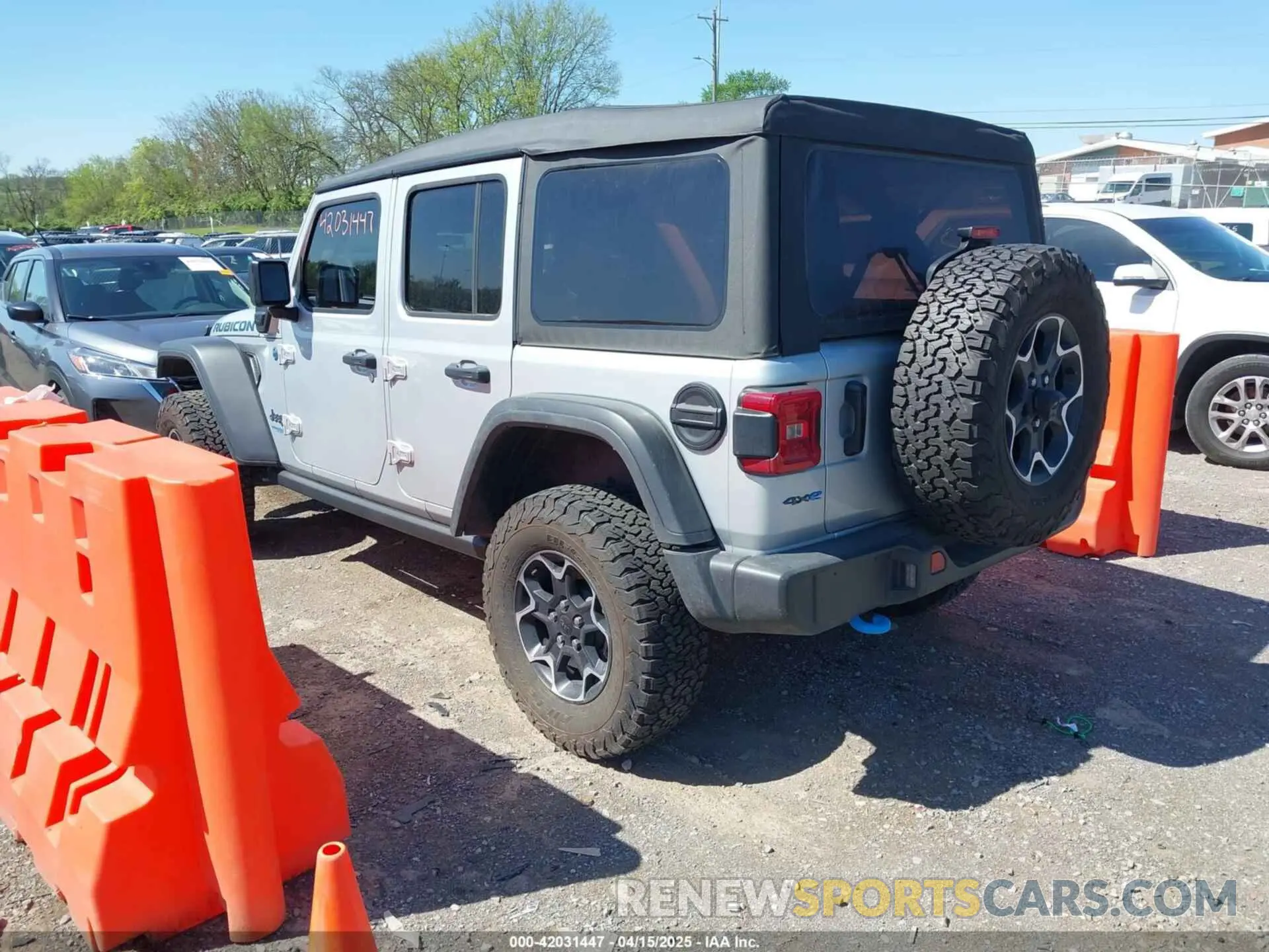 3 Photograph of a damaged car 1C4JJXR65NW198063 JEEP WRANGLER 4XE 2022