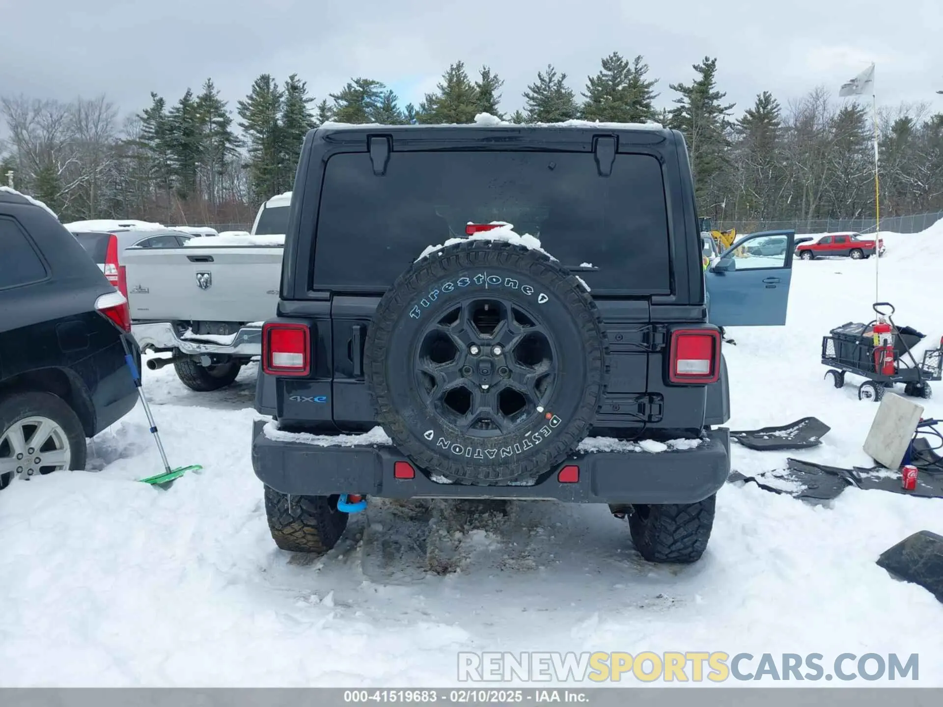 17 Photograph of a damaged car 1C4JJXN60PW626923 JEEP WRANGLER 4XE 2023