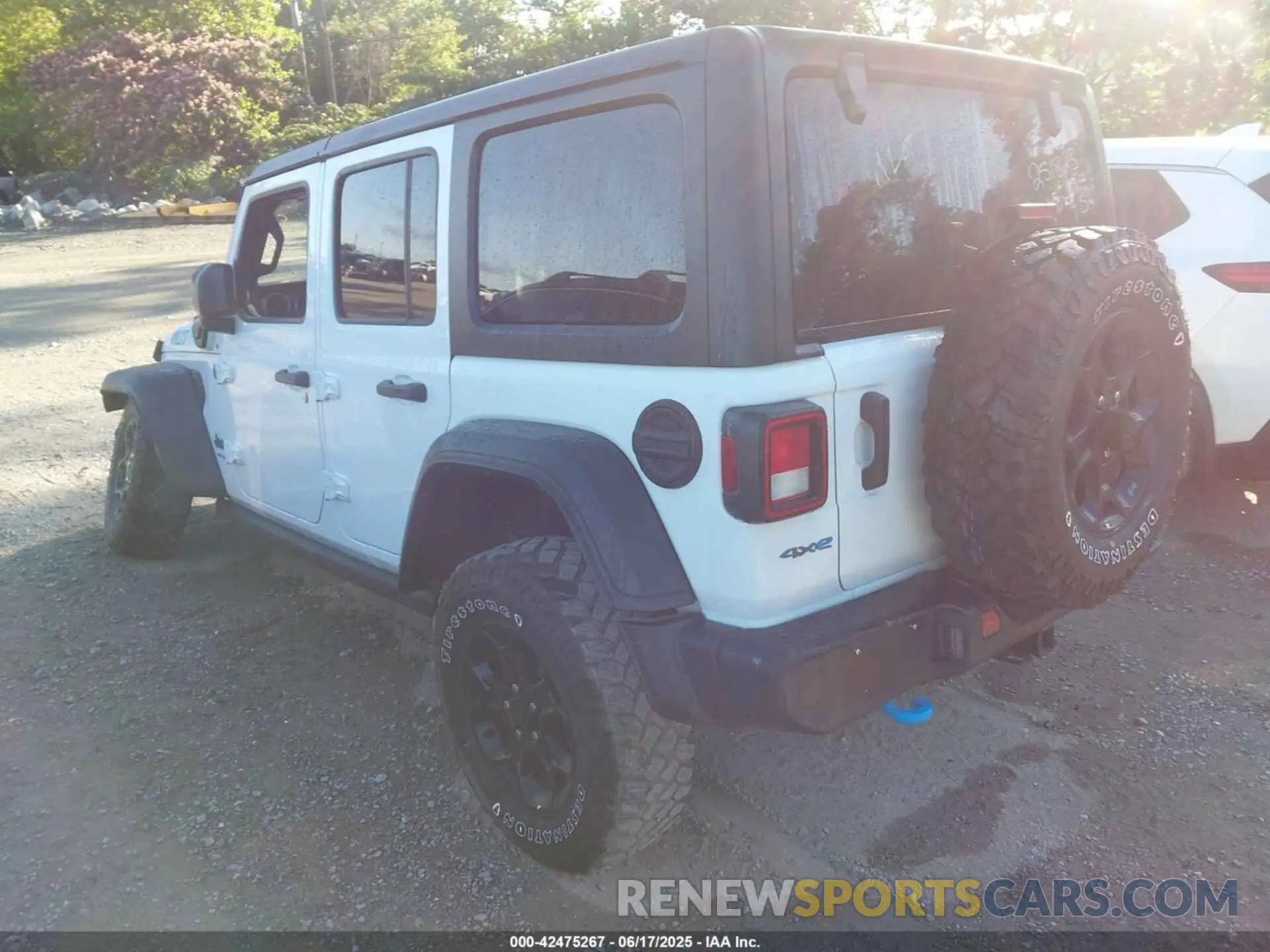 3 Photograph of a damaged car 1C4JJXN65PW630871 JEEP WRANGLER 4XE 2023