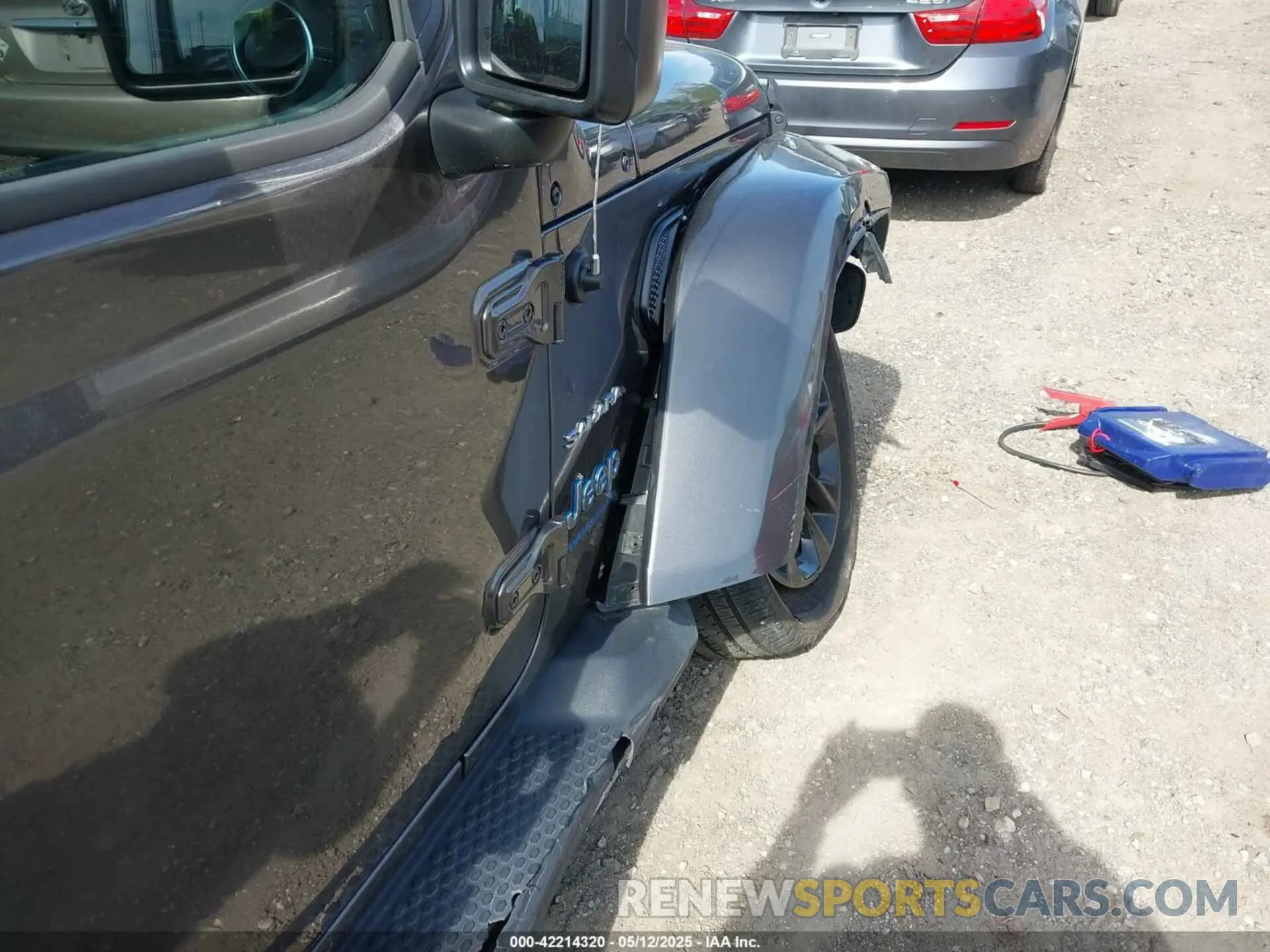 19 Photograph of a damaged car 1C4JJXP69PW684803 JEEP WRANGLER 4XE 2023