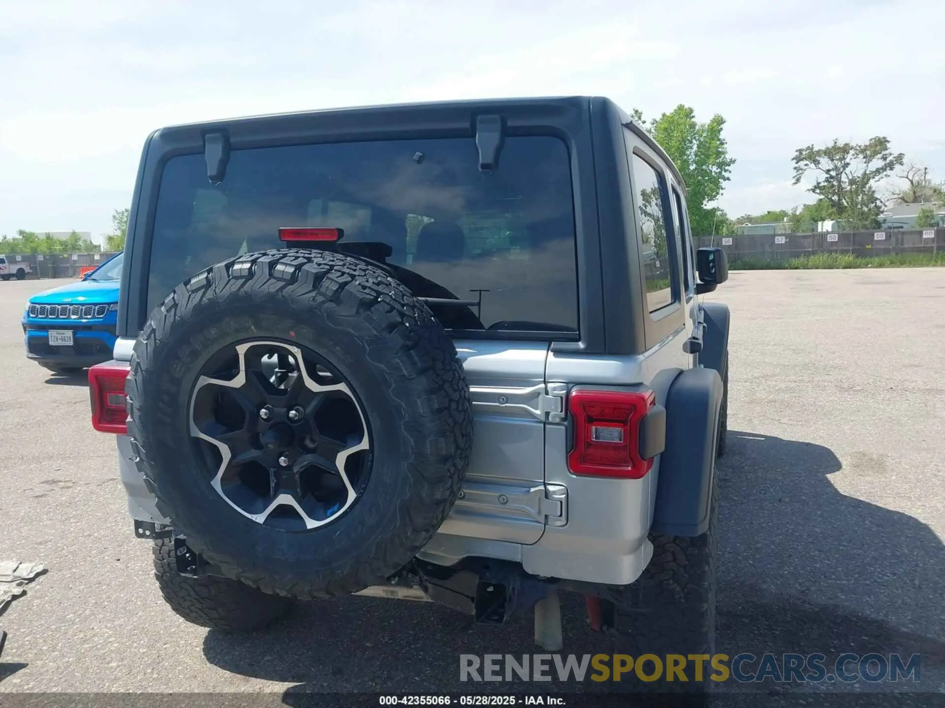 17 Photograph of a damaged car 1C4JJXR67PW703197 JEEP WRANGLER 4XE 2023
