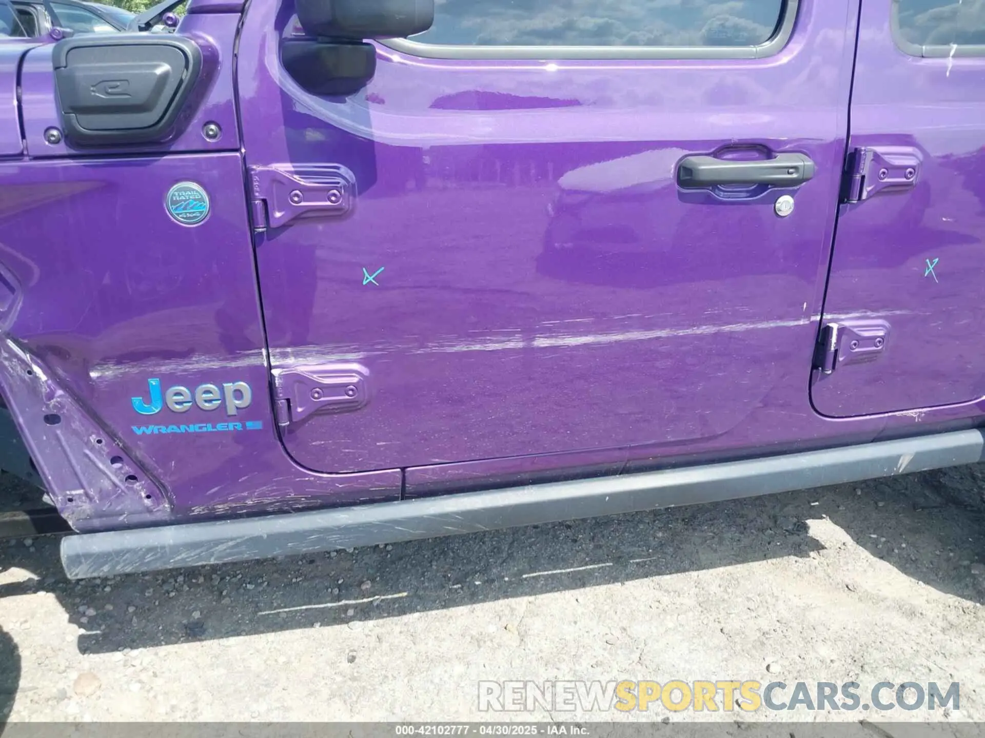 19 Photograph of a damaged car 1C4JJXR6XPW614238 JEEP WRANGLER 4XE 2023