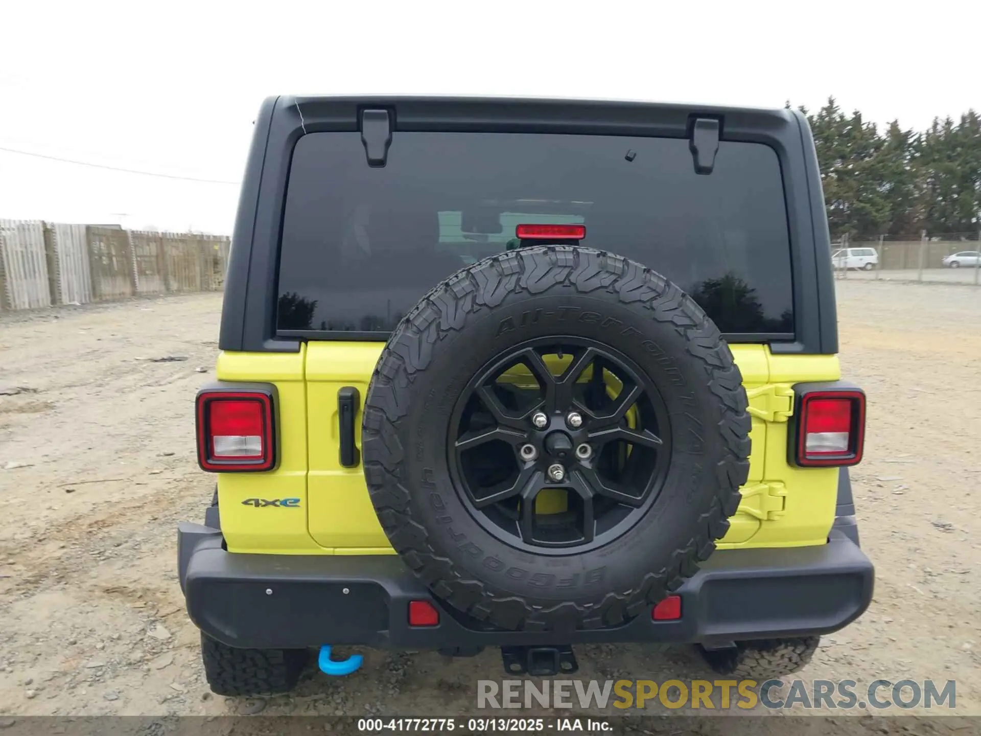 17 Photograph of a damaged car 1C4RJXN62RW121018 JEEP WRANGLER 4XE 2024