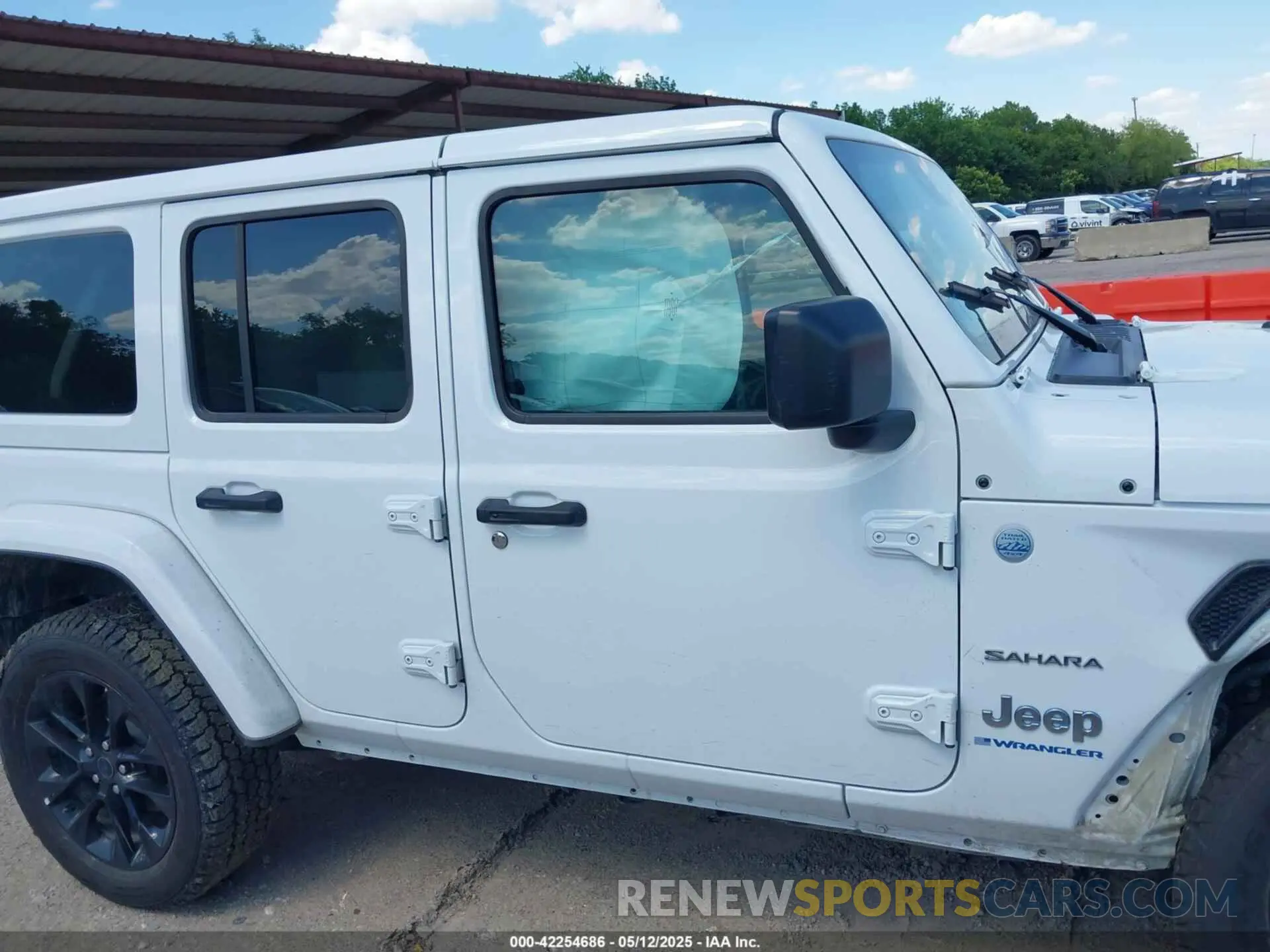 13 Photograph of a damaged car 1C4RJXP60RW225567 JEEP WRANGLER 4XE 2024