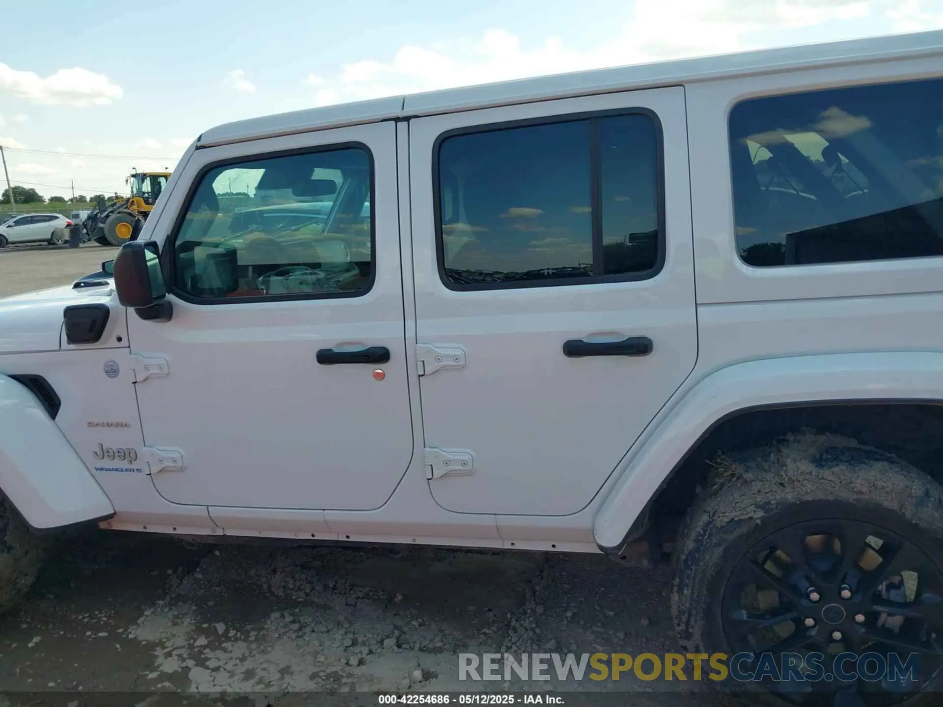 14 Photograph of a damaged car 1C4RJXP60RW225567 JEEP WRANGLER 4XE 2024
