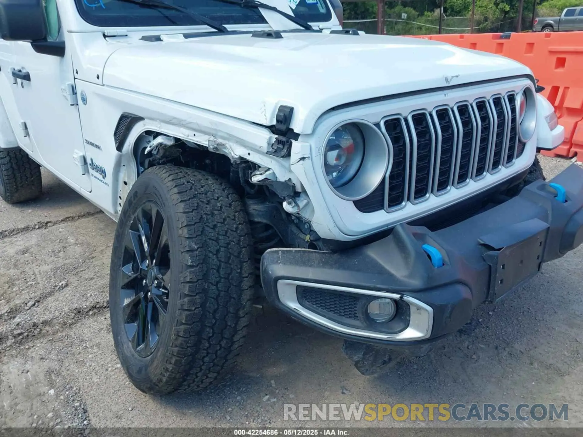 6 Photograph of a damaged car 1C4RJXP60RW225567 JEEP WRANGLER 4XE 2024