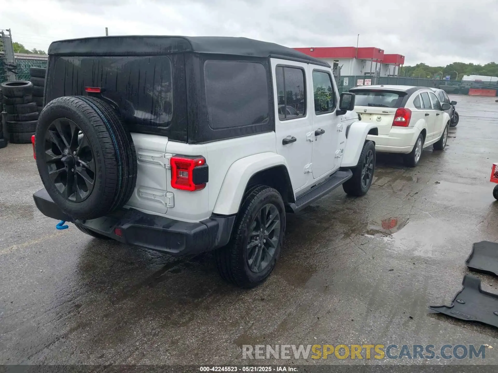 4 Photograph of a damaged car 1C4RJXP61RW204307 JEEP WRANGLER 4XE 2024