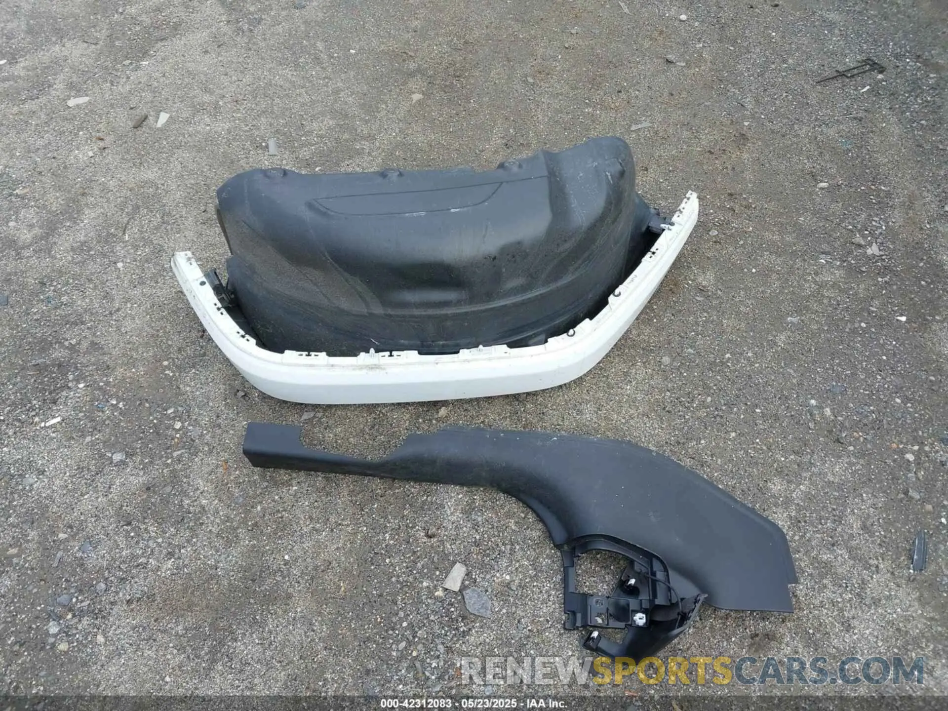 12 Photograph of a damaged car 1C4RJXP62RW174671 JEEP WRANGLER 4XE 2024