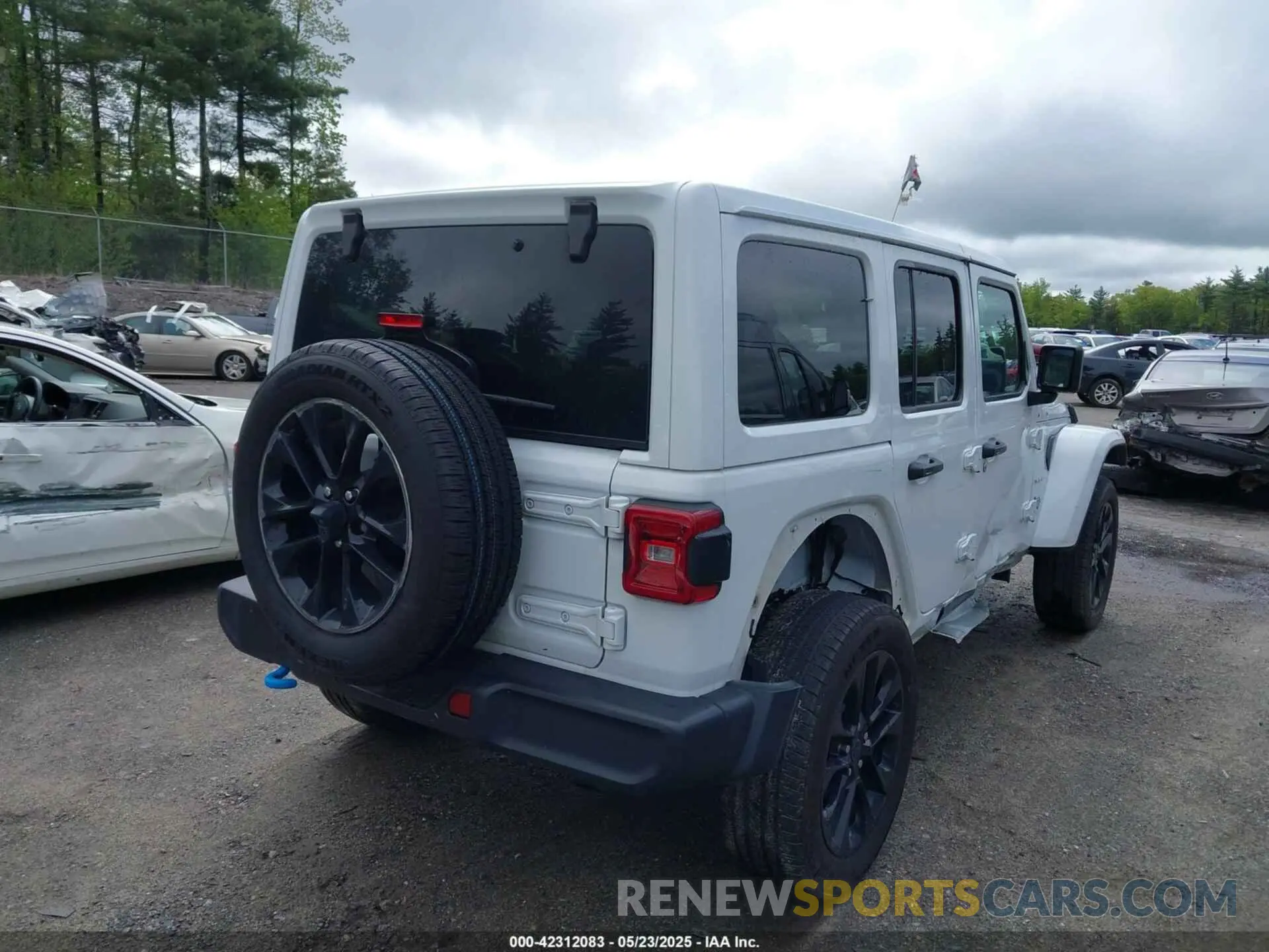 4 Photograph of a damaged car 1C4RJXP62RW174671 JEEP WRANGLER 4XE 2024