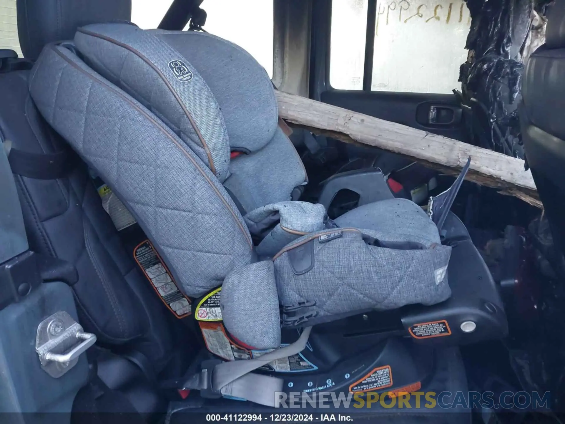 8 Photograph of a damaged car 1C4RJXP65RW230117 JEEP WRANGLER 4XE 2024