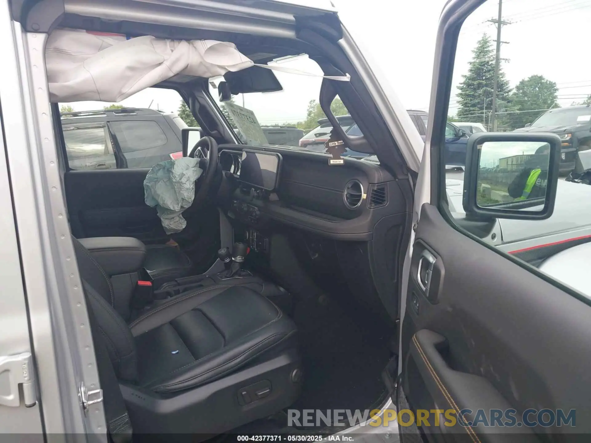 5 Photograph of a damaged car 1C4RJXP65RW313384 JEEP WRANGLER 4XE 2024