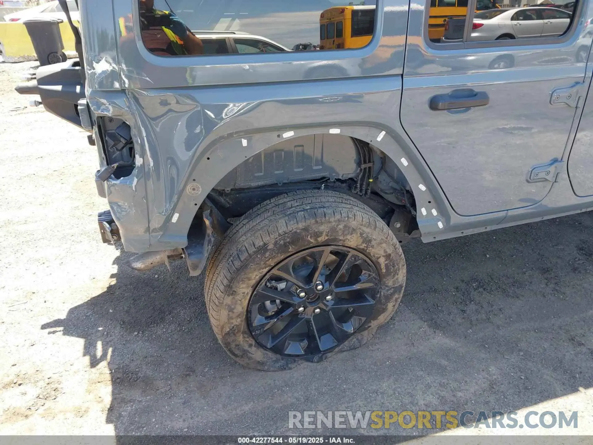 18 Photograph of a damaged car 1C4RJXP66RW166427 JEEP WRANGLER 4XE 2024