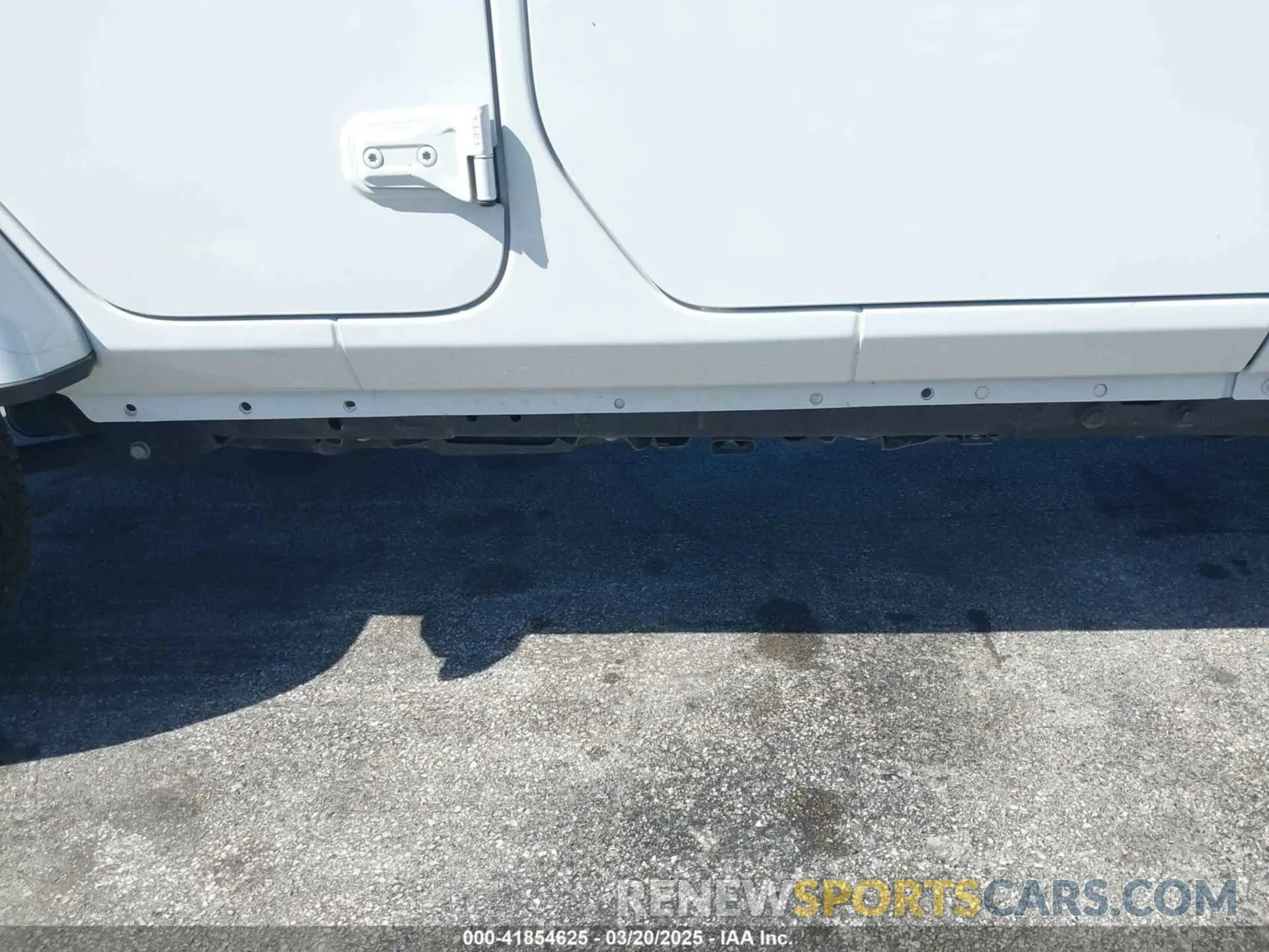 18 Photograph of a damaged car 1C4RJXP66RW225900 JEEP WRANGLER 4XE 2024