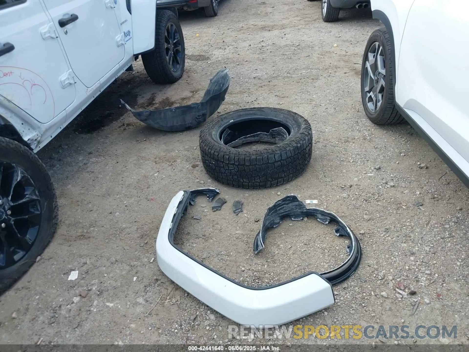 12 Photograph of a damaged car 1C4RJXP6XRW249035 JEEP WRANGLER 4XE 2024