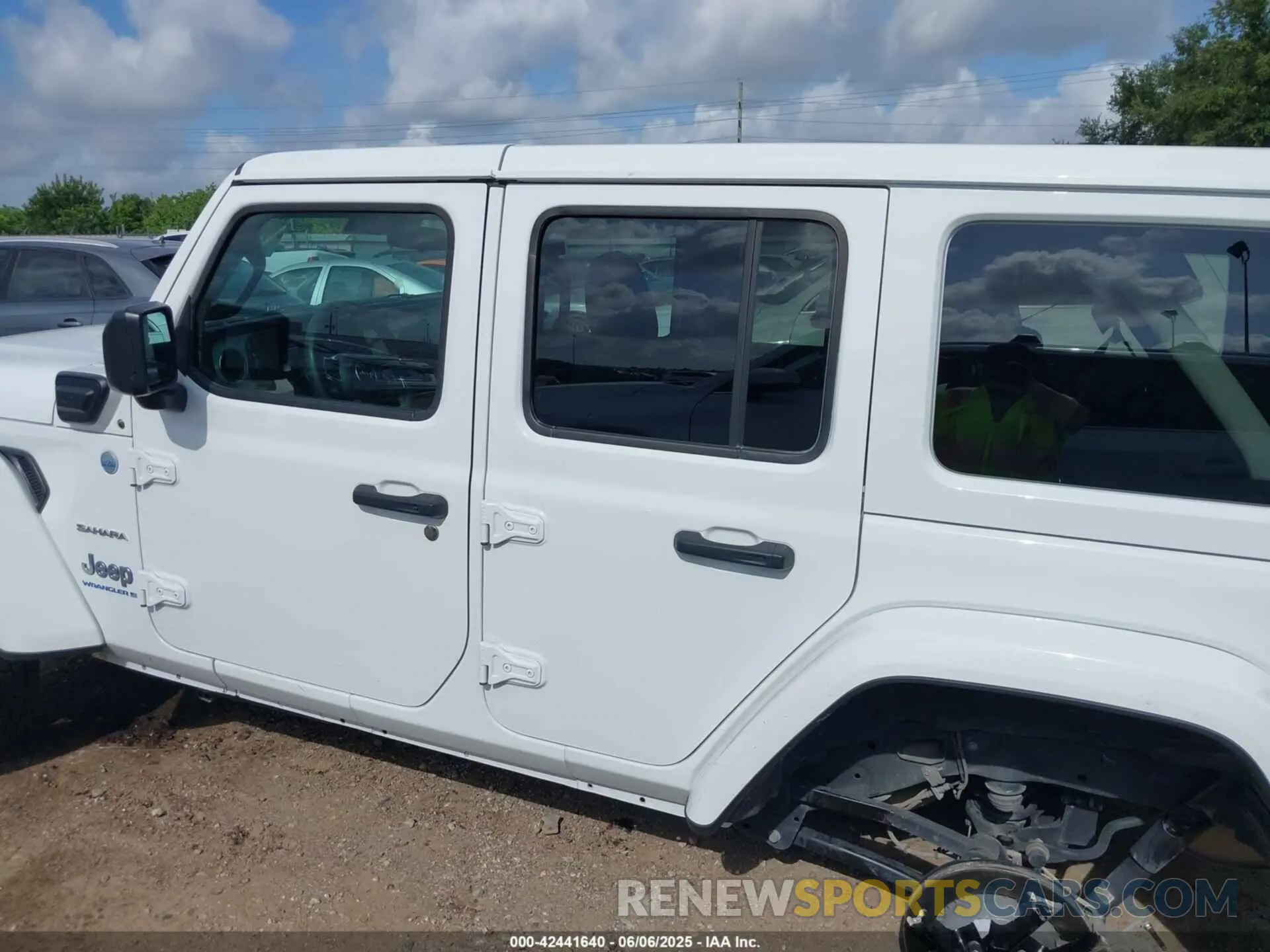 15 Photograph of a damaged car 1C4RJXP6XRW249035 JEEP WRANGLER 4XE 2024
