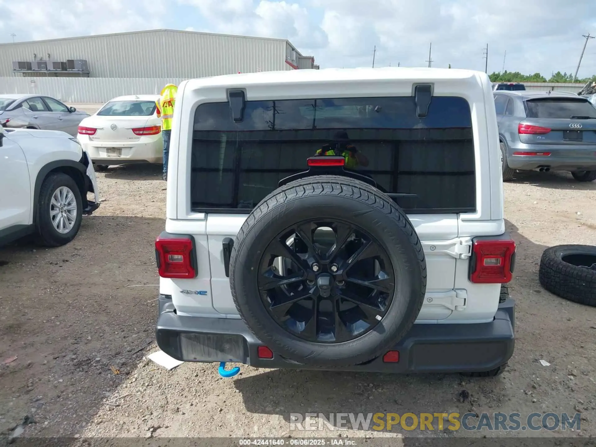 17 Photograph of a damaged car 1C4RJXP6XRW249035 JEEP WRANGLER 4XE 2024