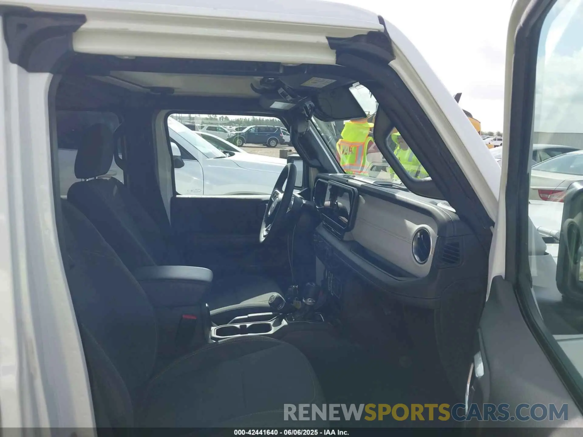 5 Photograph of a damaged car 1C4RJXP6XRW249035 JEEP WRANGLER 4XE 2024