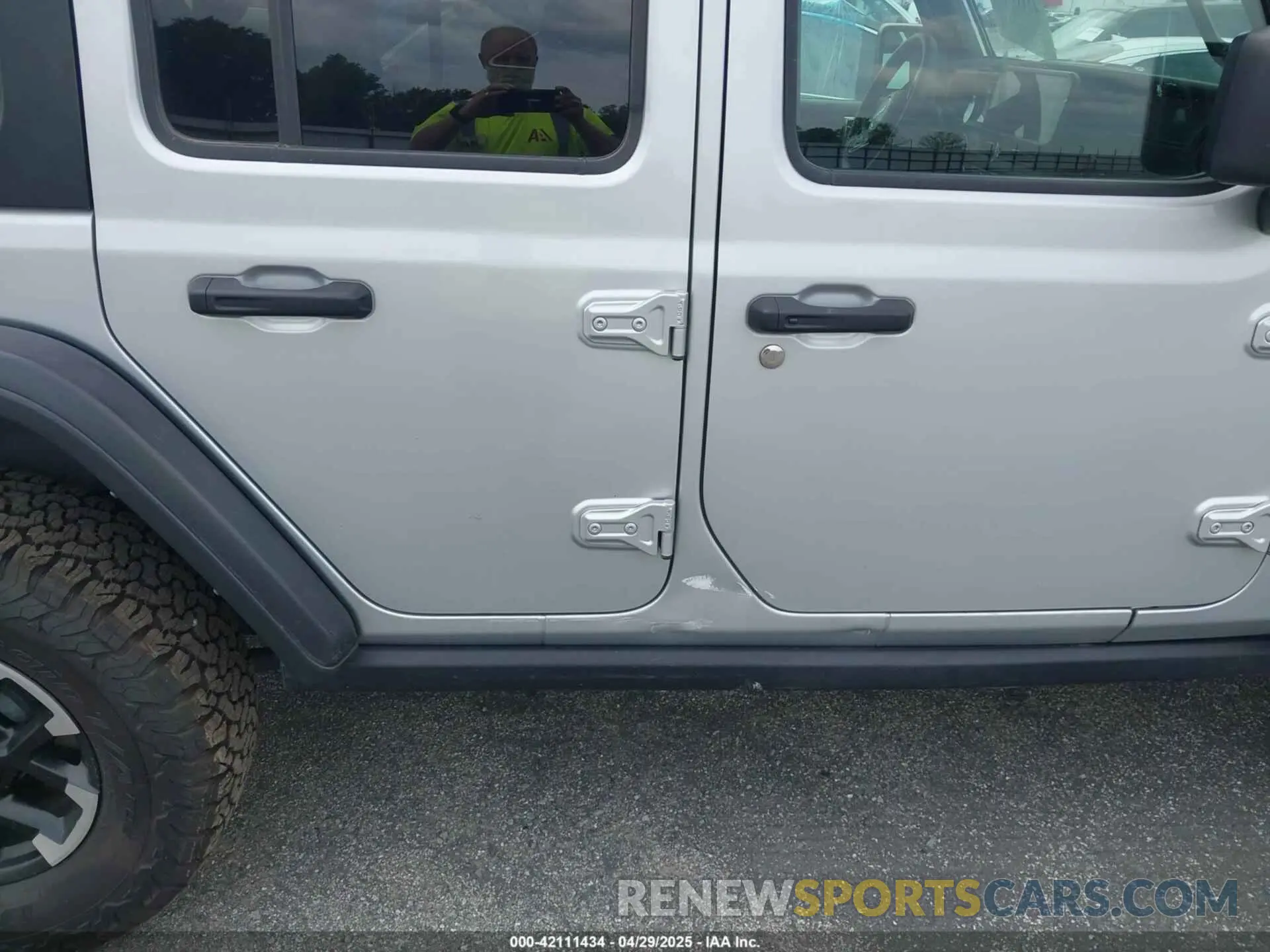18 Photograph of a damaged car 1C4RJXR61RW224506 JEEP WRANGLER 4XE 2024