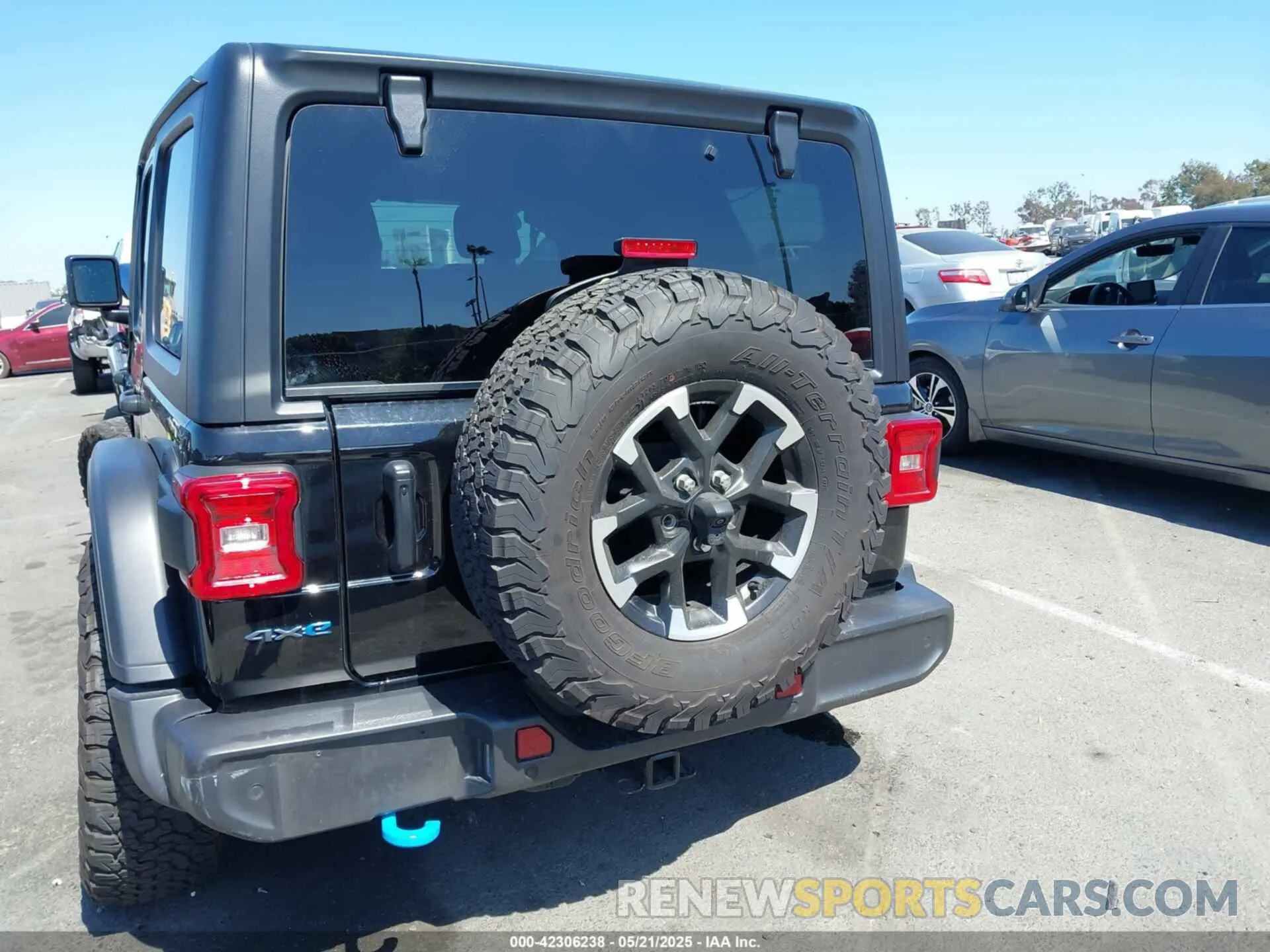 16 Photograph of a damaged car 1C4RJXR63RW167211 JEEP WRANGLER 4XE 2024