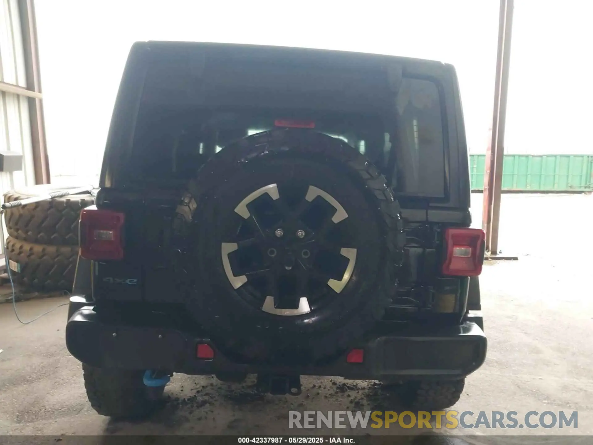 15 Photograph of a damaged car 1C4RJXR6XRW261960 JEEP WRANGLER 4XE 2024