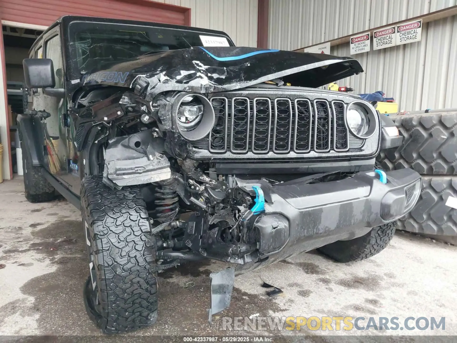 6 Photograph of a damaged car 1C4RJXR6XRW261960 JEEP WRANGLER 4XE 2024