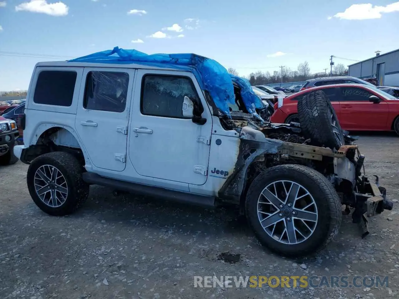4 Photograph of a damaged car 1C4RJXU62RW168261 JEEP WRANGLER H 2024