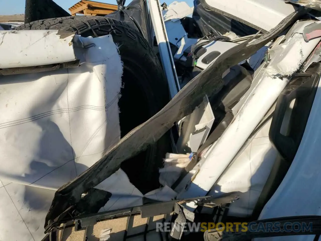 10 Photograph of a damaged car 1C4RJXU6XRW232904 JEEP WRANGLER H 2024