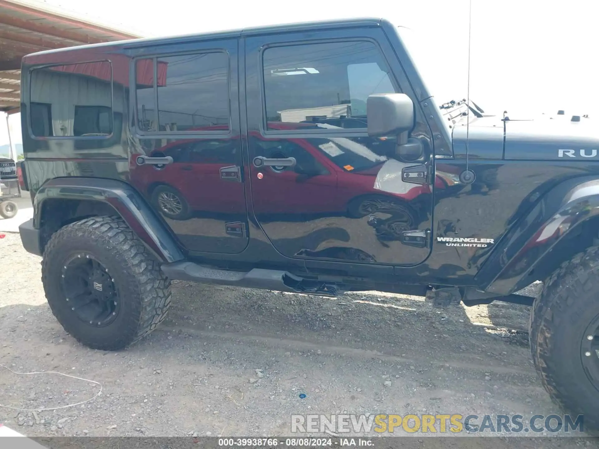 13 Photograph of a damaged car 1C4HJWFG5FL527837 JEEP WRANGLER UNLIMITED 2015