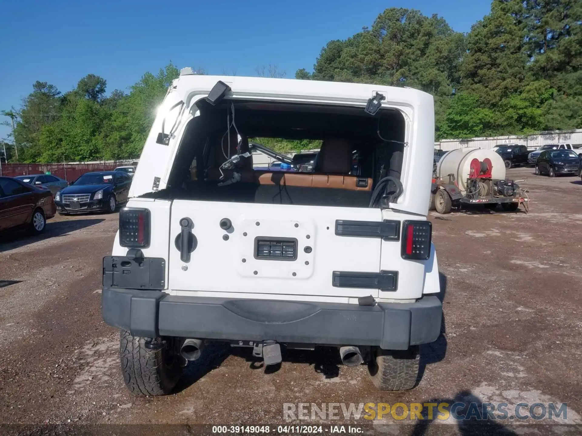 17 Photograph of a damaged car 1C4BJWFG5HL584466 JEEP WRANGLER UNLIMITED 2017