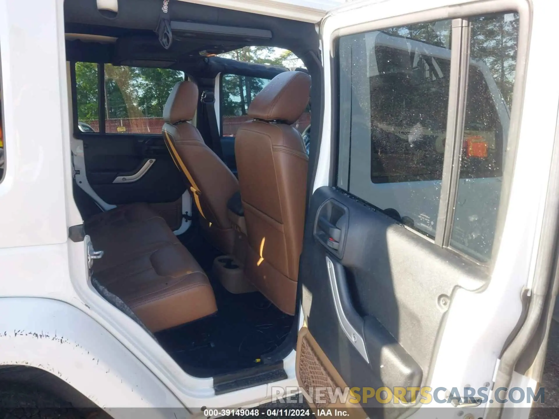 8 Photograph of a damaged car 1C4BJWFG5HL584466 JEEP WRANGLER UNLIMITED 2017